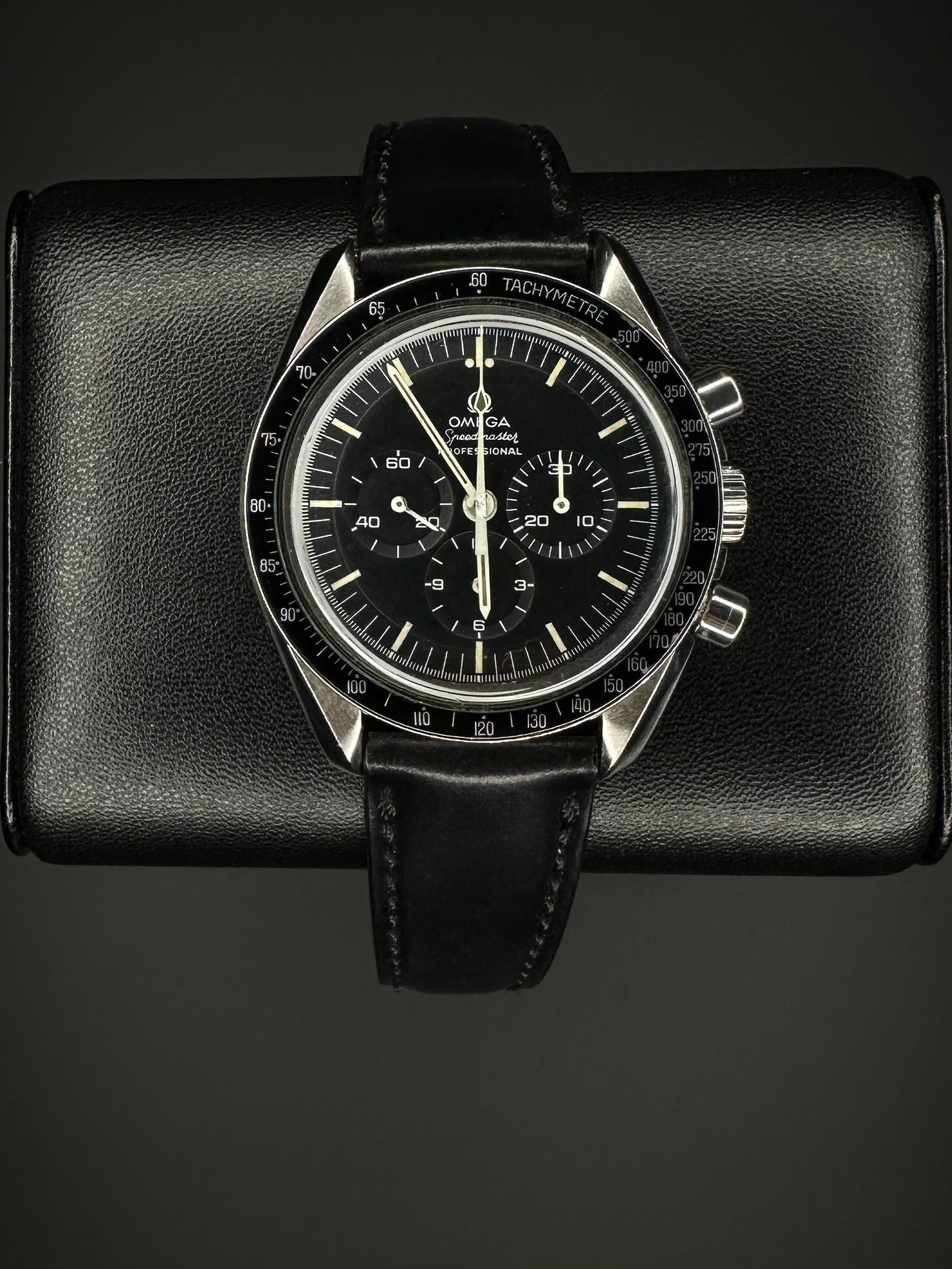 OMEGA Vintage Speedmaster Men s Black Watch 1969 145.022 69