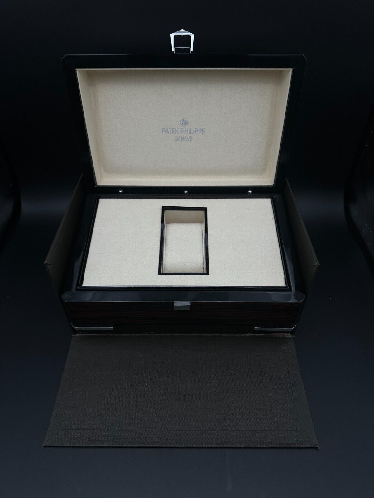 Patek Philippe Gondolo 5124G men's watch, featuring an elegant 43mm 18k white gold case and a striking blue dial. This luxury timepiece blends sophisticated design with Patek Philippe's renowned craftsmanship, ideal for collectors seeking a prestigious, limited-edition watch. Available from The Watch Trader in Madison, Connecticut.
