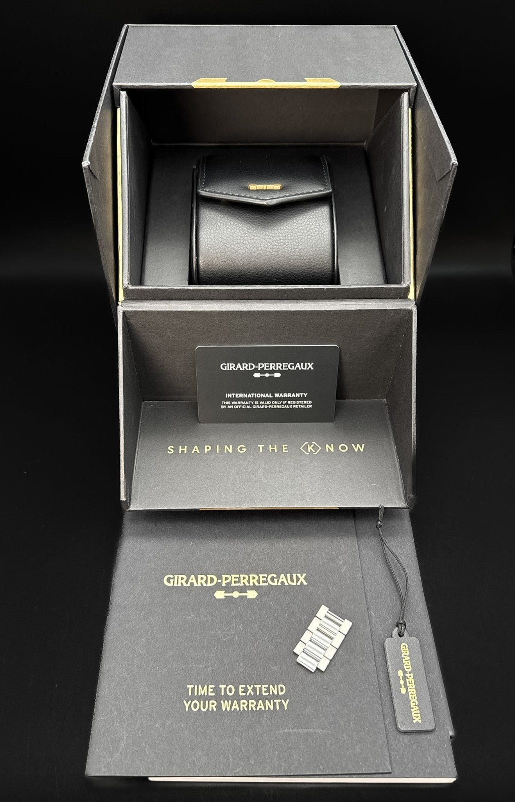 Girard-Perregaux Laureato 81010-11-3153-1CM Green Dial Automatic 42mm Watch9
