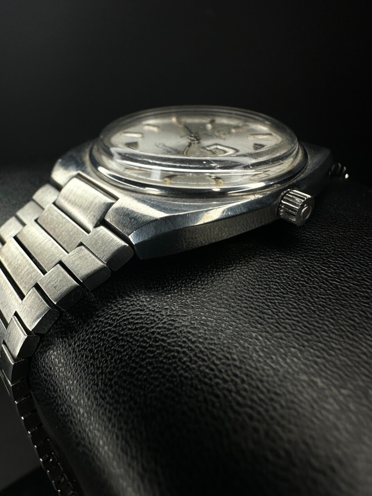Vintage OMEGA Seamaster men's automatic watch, model 166.0216.3, featuring a classic 35mm stainless steel case and timeless design. This iconic timepiece is ideal for collectors and enthusiasts of heritage OMEGA watches. Available from The Watch Trader CT.