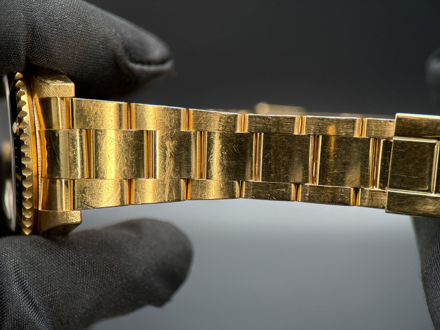 Rolex Submariner Date 16618 Bluesy Yellow Gold Unpolished 40mm Automatic Watch10