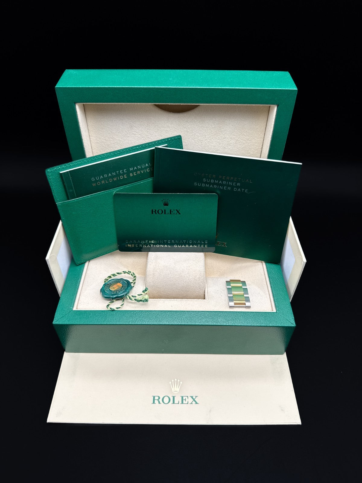 Rolex Submariner Date Bluesy 126613LB Automatic 41mm Watch Complete Set 202210