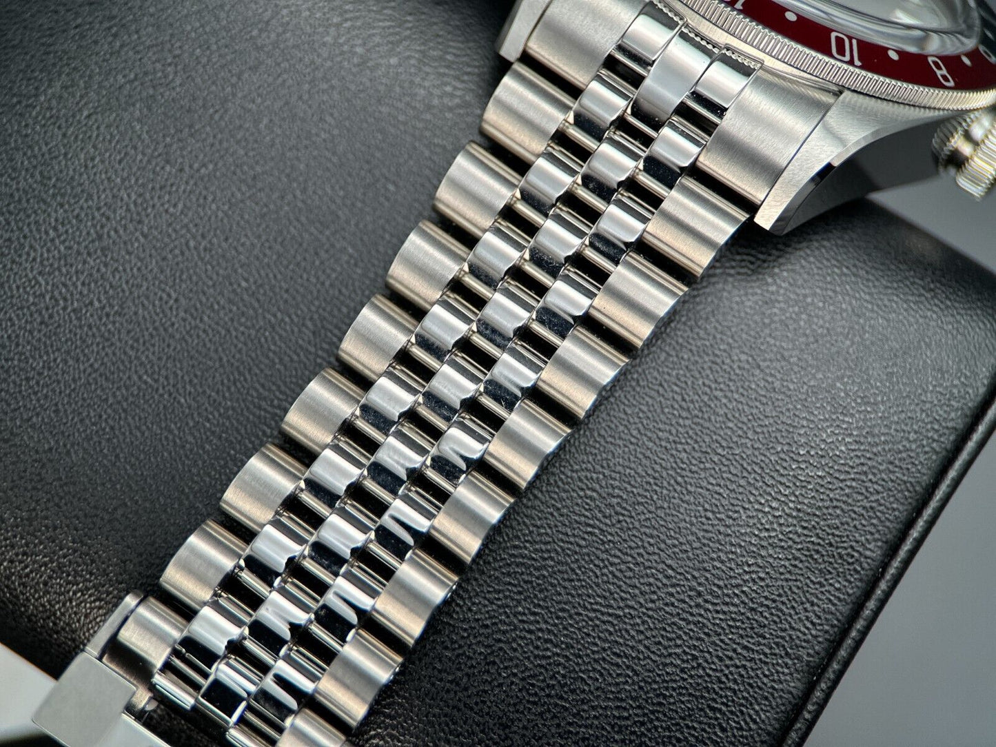 6405763