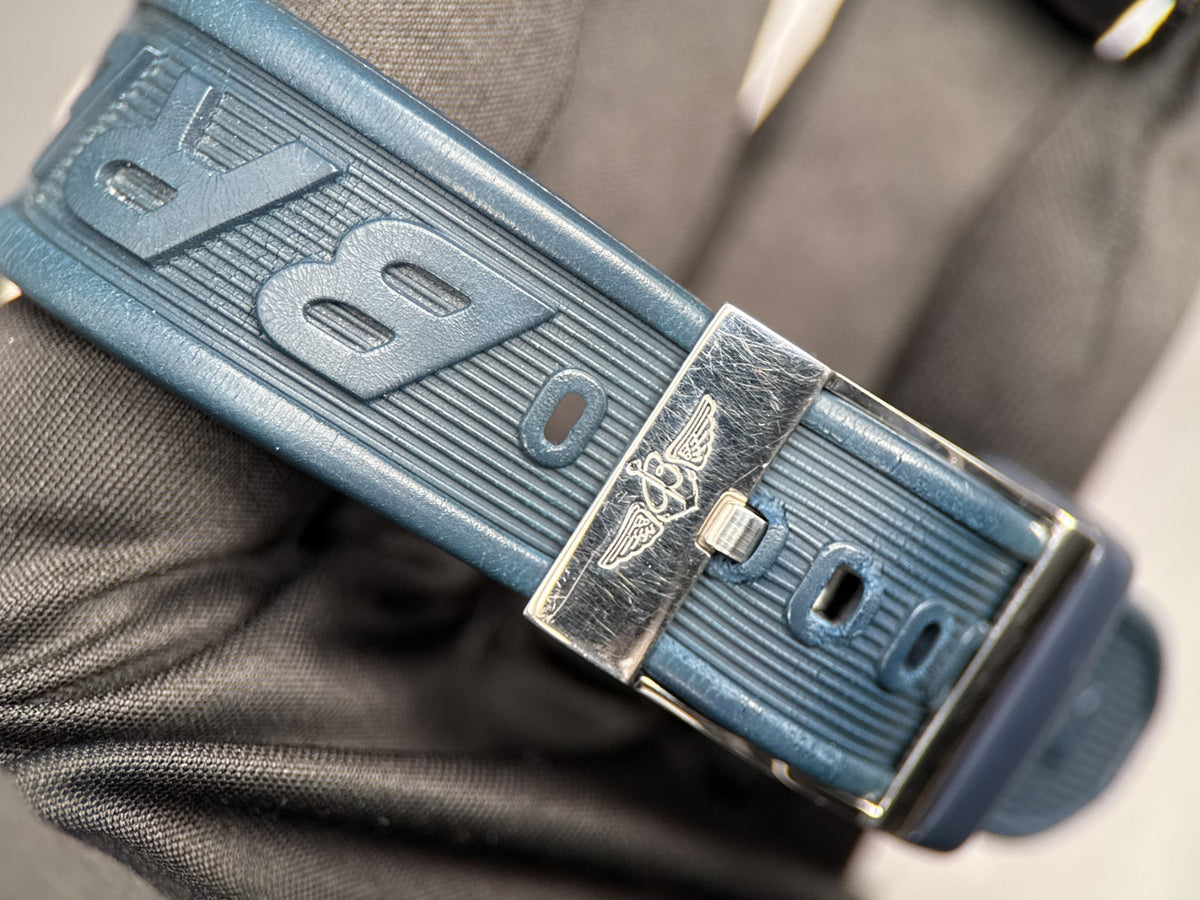 Breitling Chrono Avenger M1 E73360 Blue Dial - photo 8 of 8