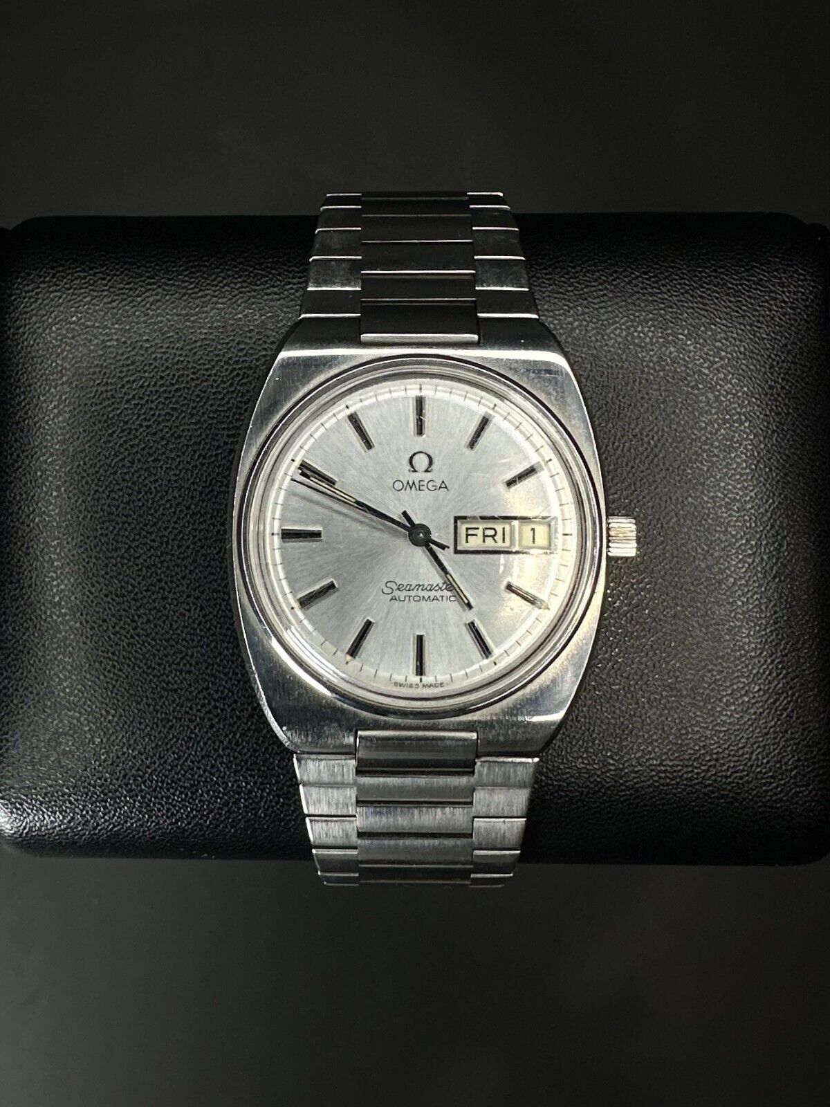 Vintage OMEGA Seamaster men's automatic watch, model 166.0216.3, featuring a classic 35mm stainless steel case and timeless design. This iconic timepiece is ideal for collectors and enthusiasts of heritage OMEGA watches. Available from The Watch Trader CT.