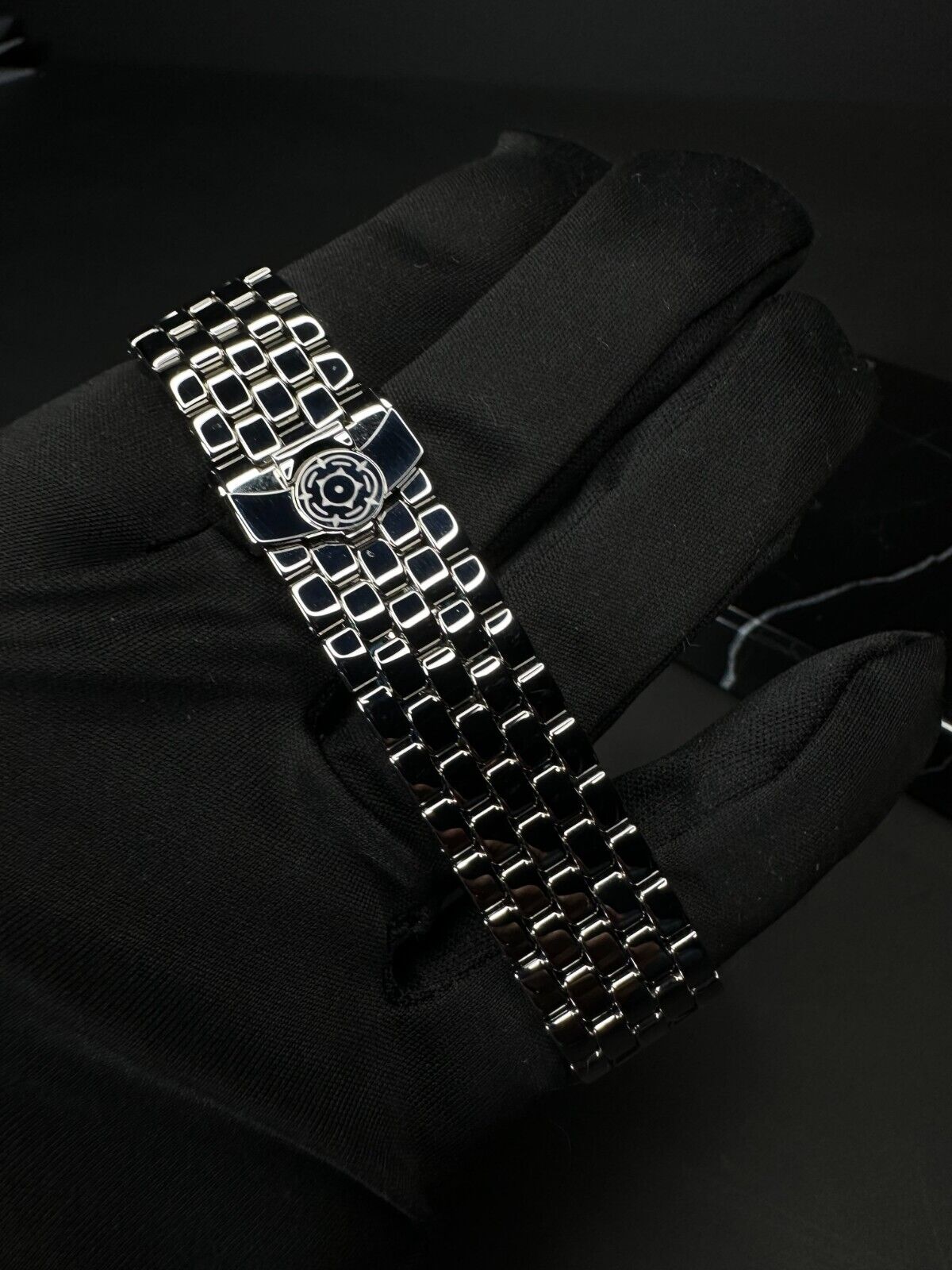 Tudor Clair De Rose 34mm ladies' watch, model 35700, crafted in stainless steel with elegant design elements and 2023 release. A sophisticated timepiece ideal for women seeking classic style and luxury craftsmanship. Available from The Watch Trader CT.