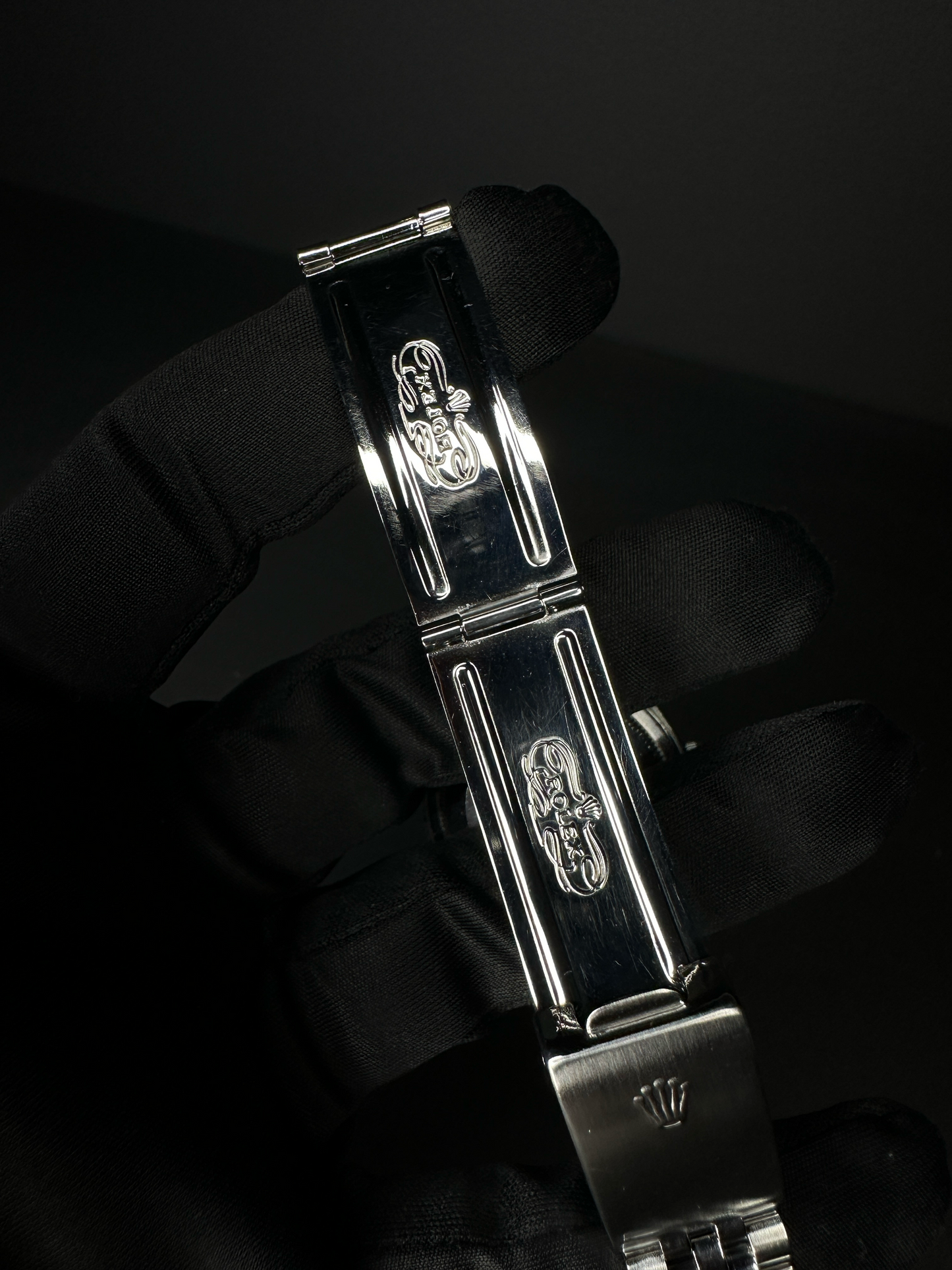 Rolex Datejust 36mm men's watch, model 16234, featuring a refined grey dial and stainless steel Jubilee bracelet, from 1991. This classic automatic timepiece combines timeless style with Rolex's renowned craftsmanship, ideal for collectors and enthusiasts seeking a vintage luxury watch. Available from The Watch Trader in Madison, Connecticut.
