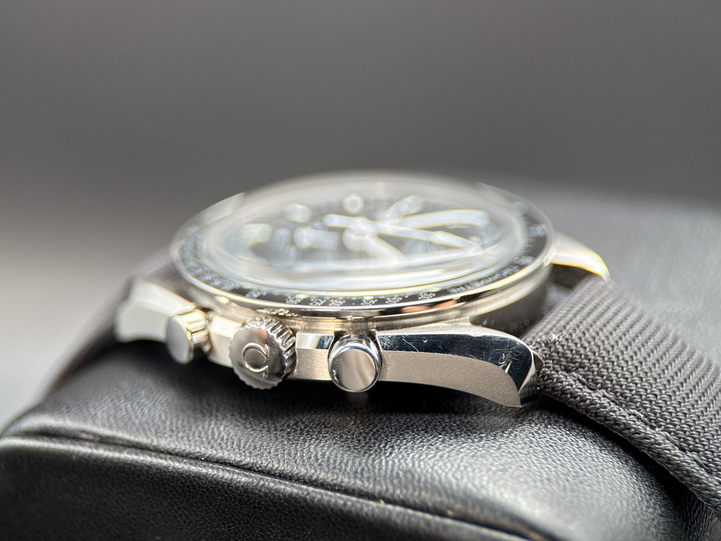 OMEGA Speedmaster Moonwatch 310.32.42.50.01.001 Black Dial 42mm Manual Watch2