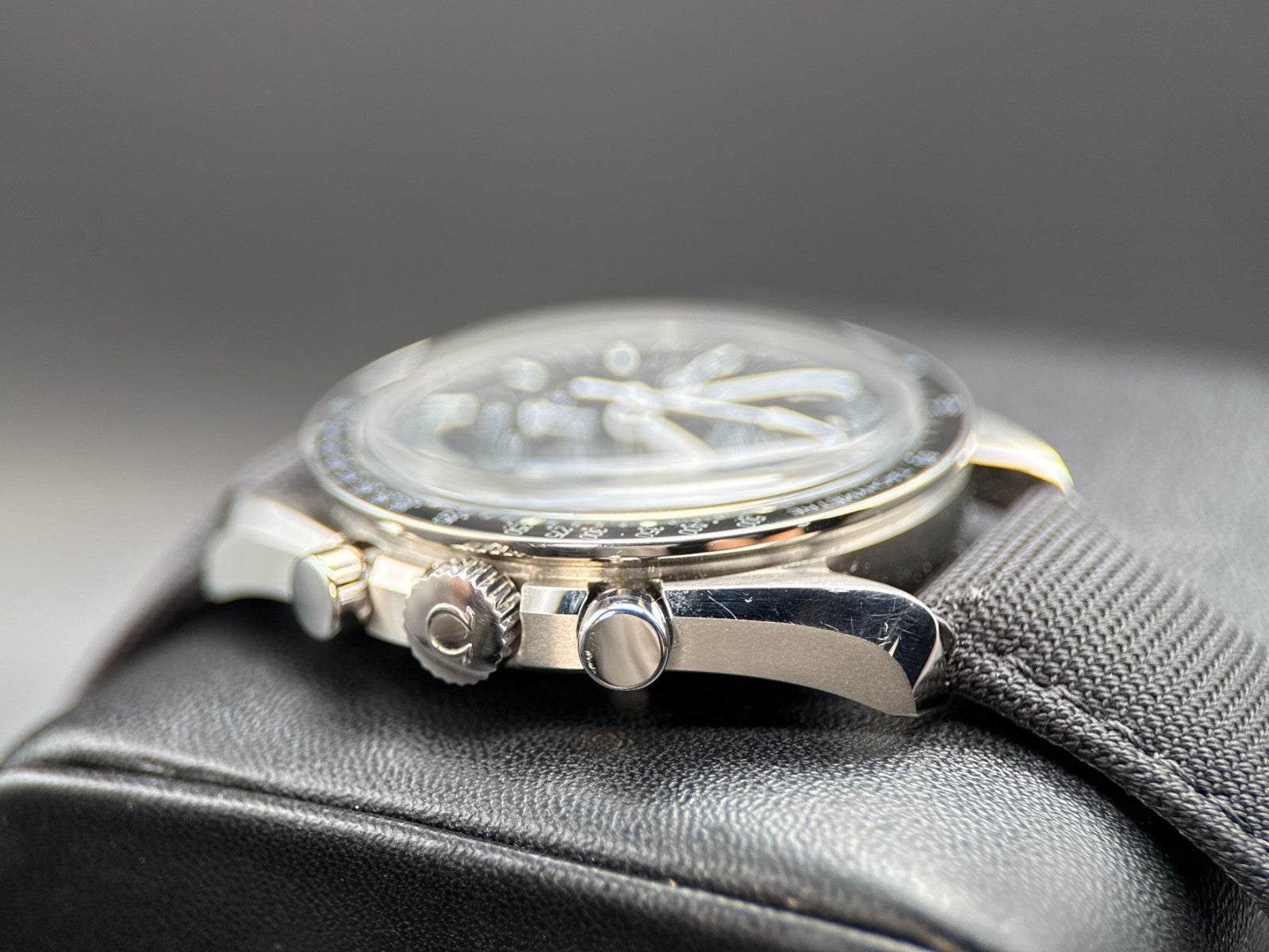 OMEGA Speedmaster Moonwatch 310.32.42.50.01.001 Black Dial 42mm Manual Watch2