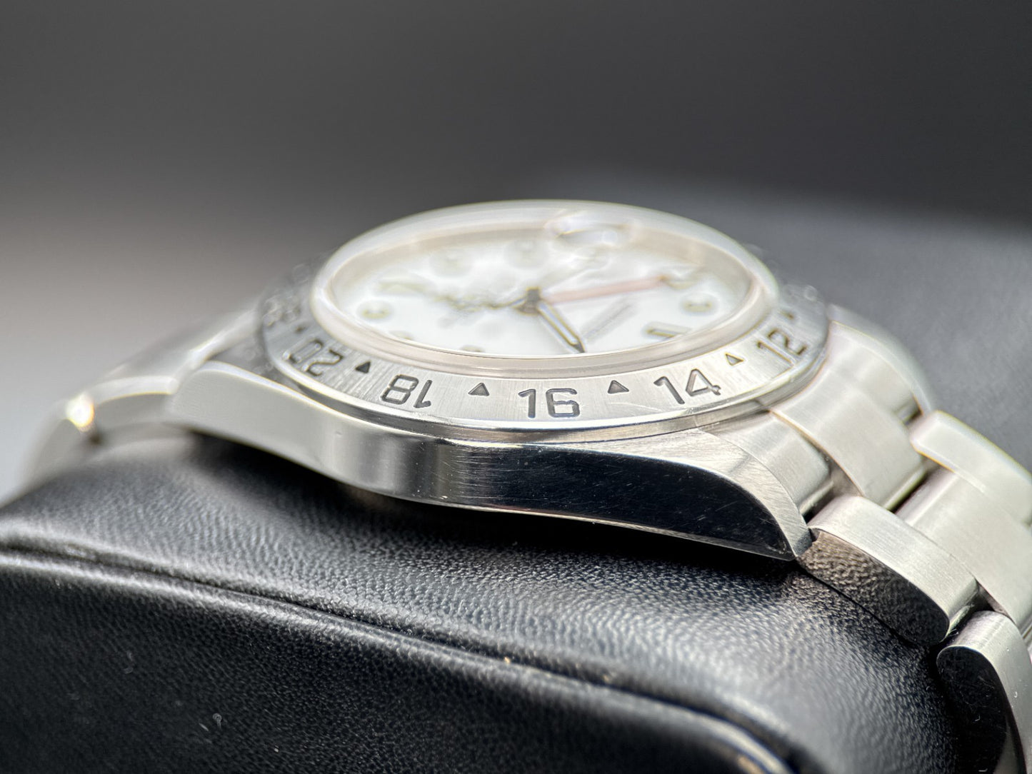Rolex Explorer II White Dial 16570 Engraved Rehaut 40mm Automatic Watch - 20093
