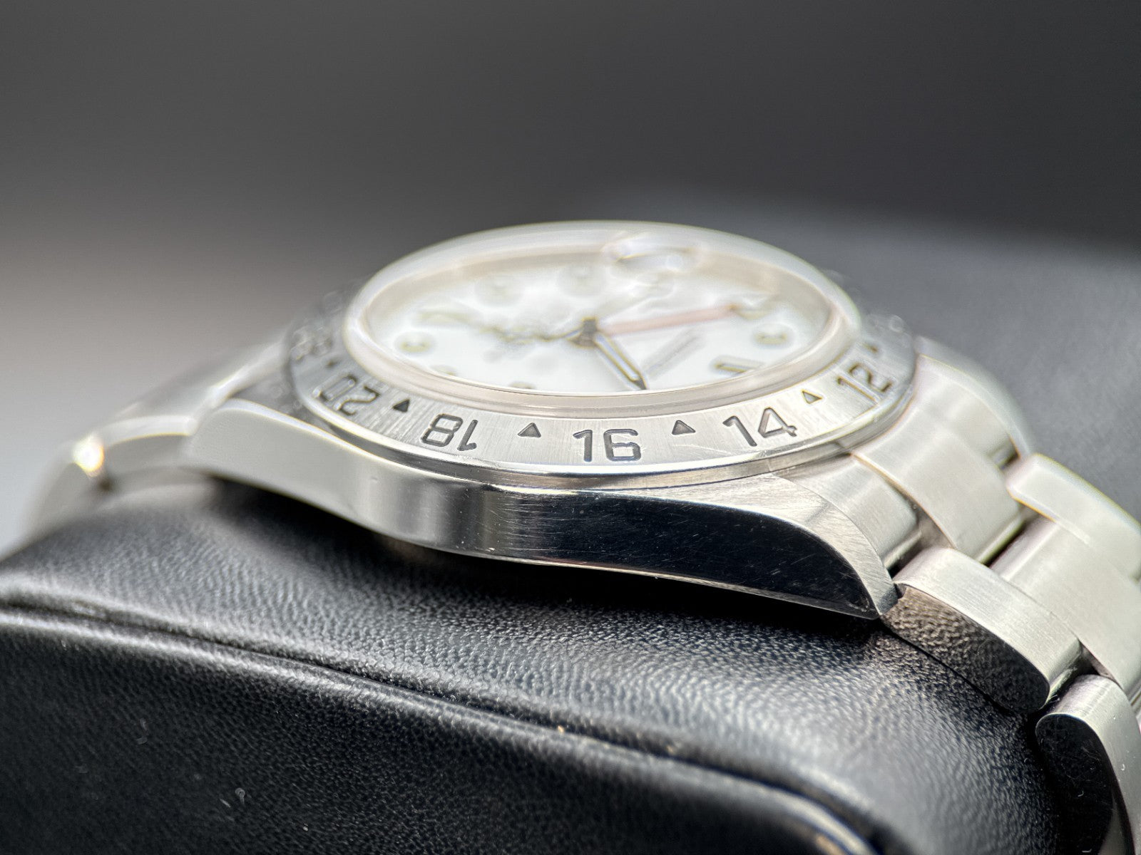 Rolex Explorer II White Dial 16570 Engraved Rehaut 40mm Automatic Watch - 20093