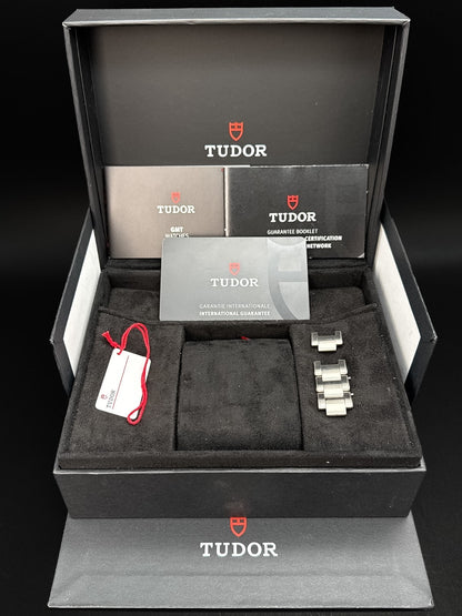 TUDOR Black Bay Pro 79470 Black Dial Stainless Steel Automatic 39mm Watch - 202210