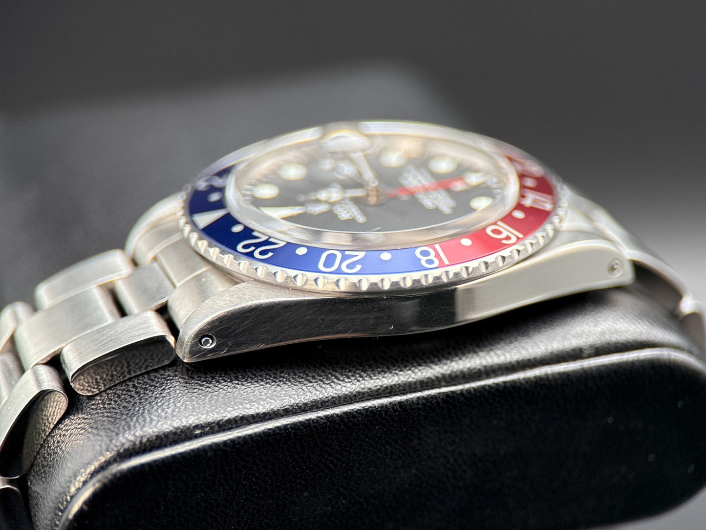 Vintage Rolex GMT-Master 1675 Pepsi Black Dial Automatic 40mm Watch - 19704