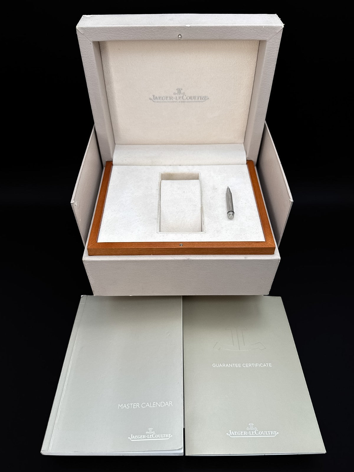 Jaeger-LeCoultre Master Calendar Q151842A Silver Dial 40mm Automatic Watch10