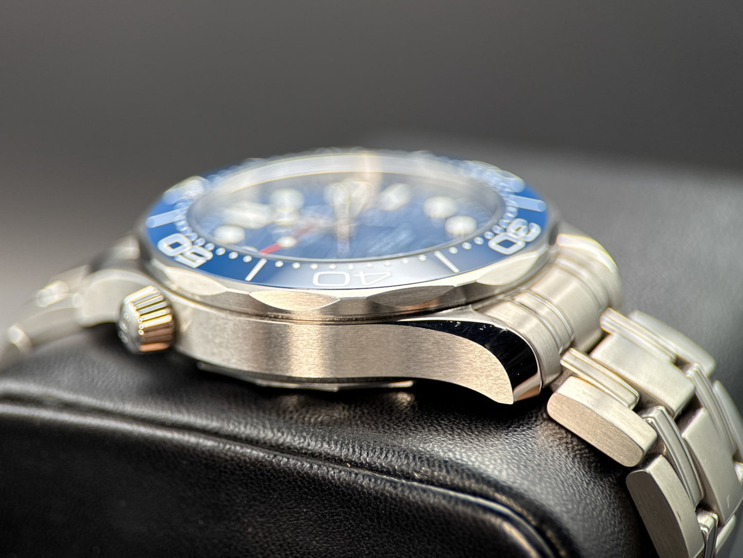 OMEGA Seamaster Diver 300M 210.30.42.20.03.001 Blue Dial 42mm Automatic Watch3