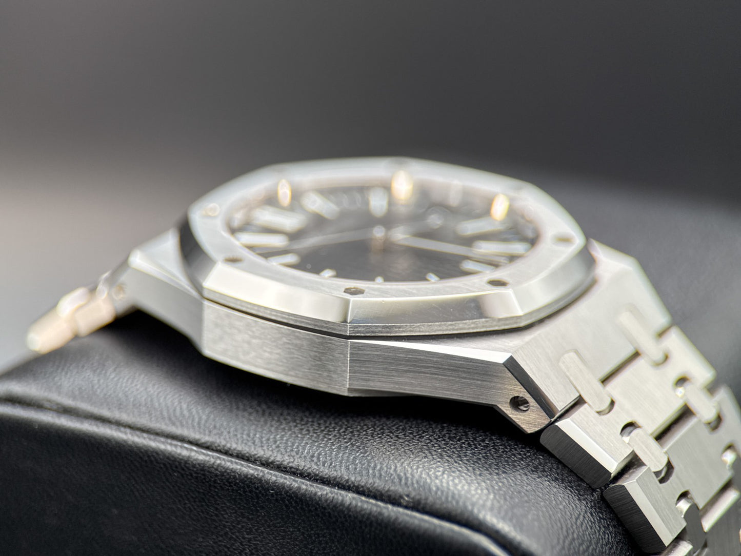 Audemars Piguet Royal Oak 15510ST.OO.1320ST.07 Black Dial Automatic 41mm - 20253