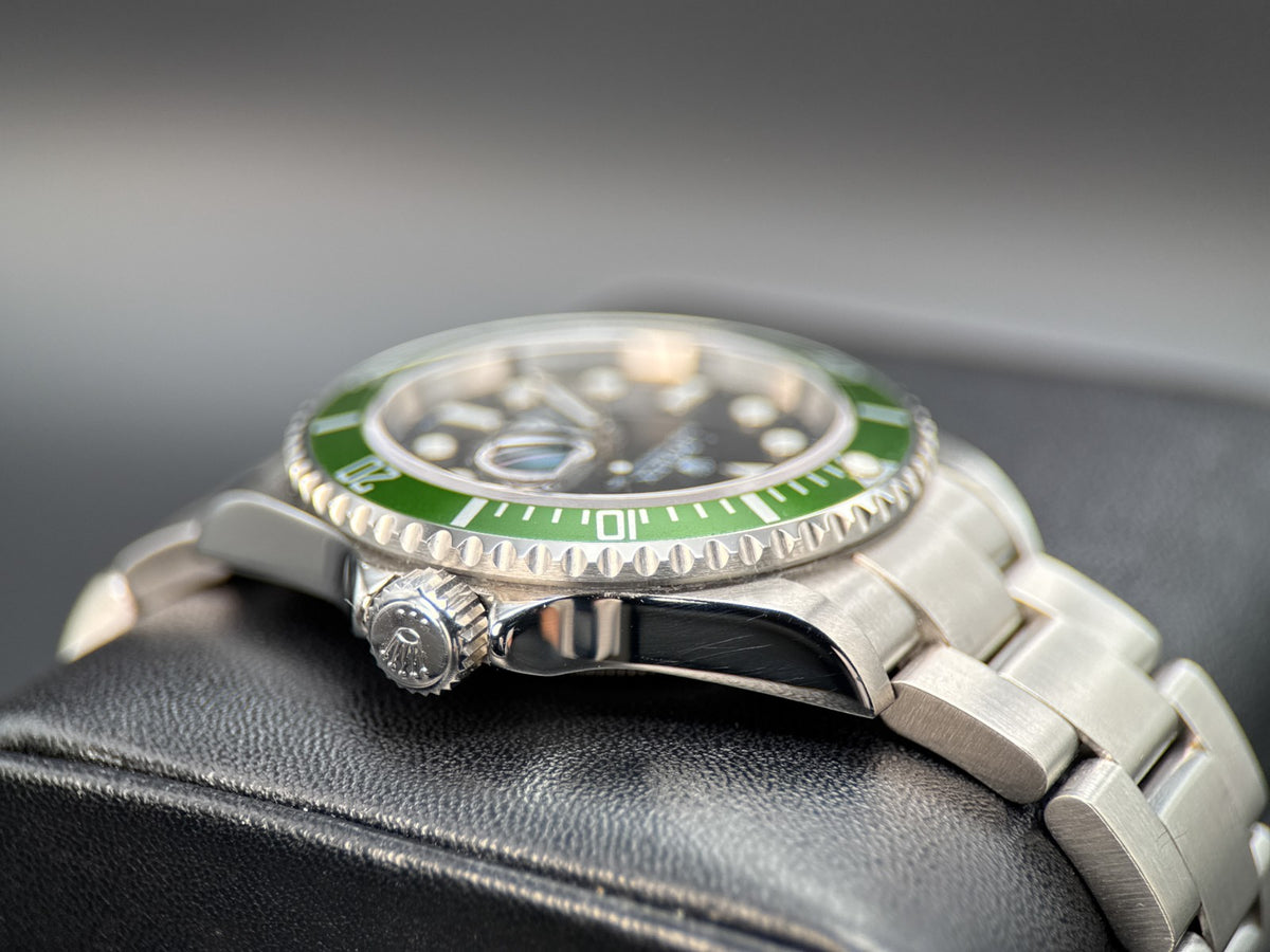 Rolex Submariner 16610LV Kermit Green Bezel 40mm Automatic Watch - 20052