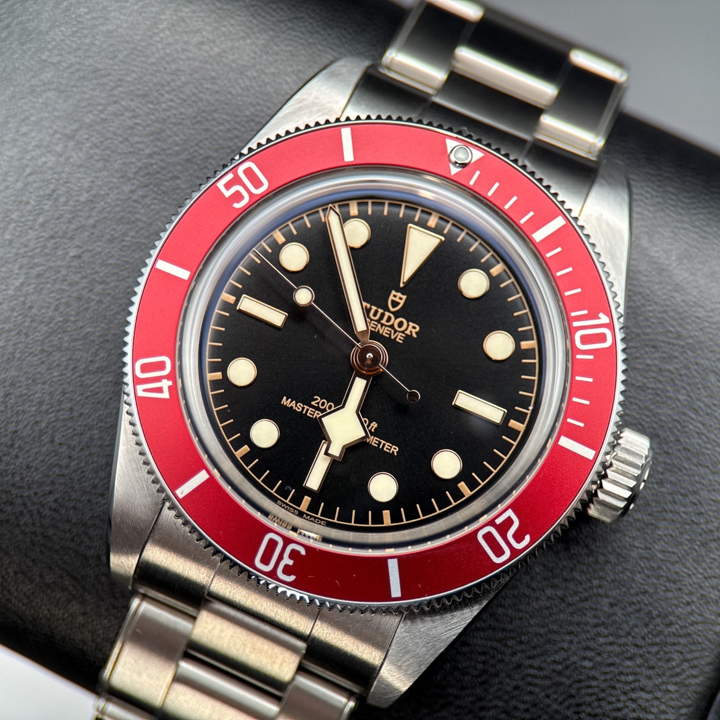 8080041