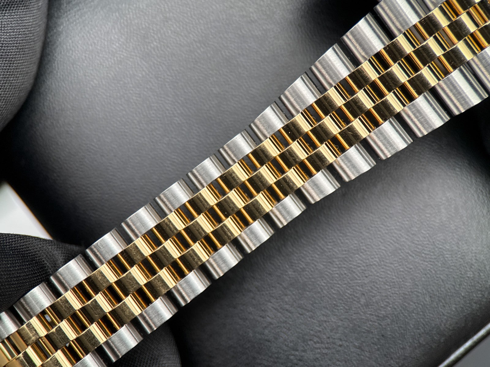 Rolex Datejust 126333 Silver Dial Two-Tone Jubilee Automatic 41mm Watch - 20247