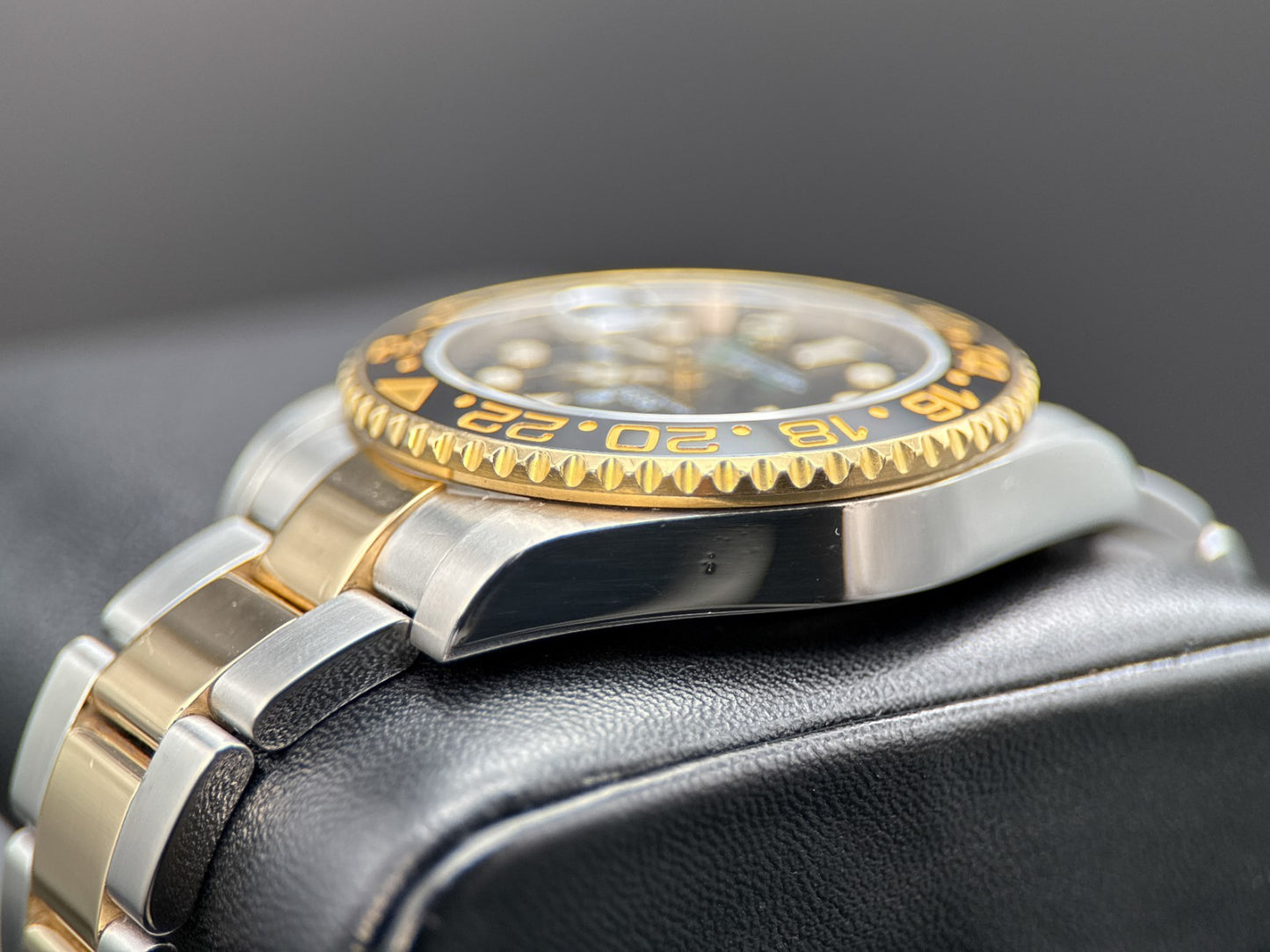 Rolex GMT-Master II 116713LN Black Dial Two-Tone Automatic 40mm Watch4