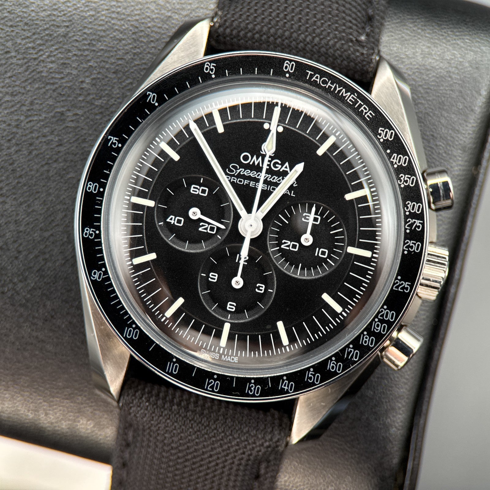 OMEGA Speedmaster Moonwatch 310.32.42.50.01.001 Black Dial 42mm Manual Watch0
