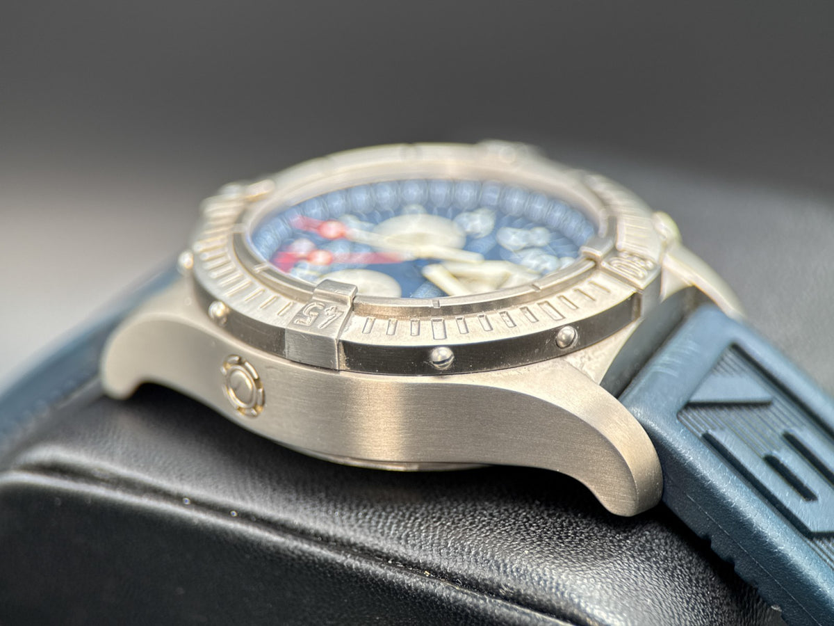 Breitling Chrono Avenger M1 E73360 Blue Dial - photo 4 of 8
