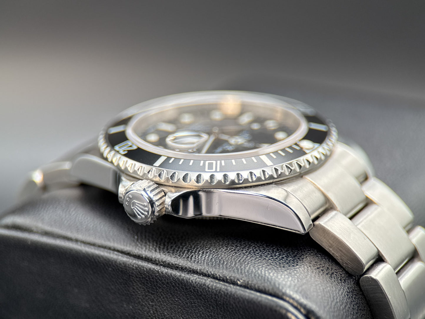 Rolex Submariner Date 16610 Engraved Rehaut Automatic 40mm Watch - 20082