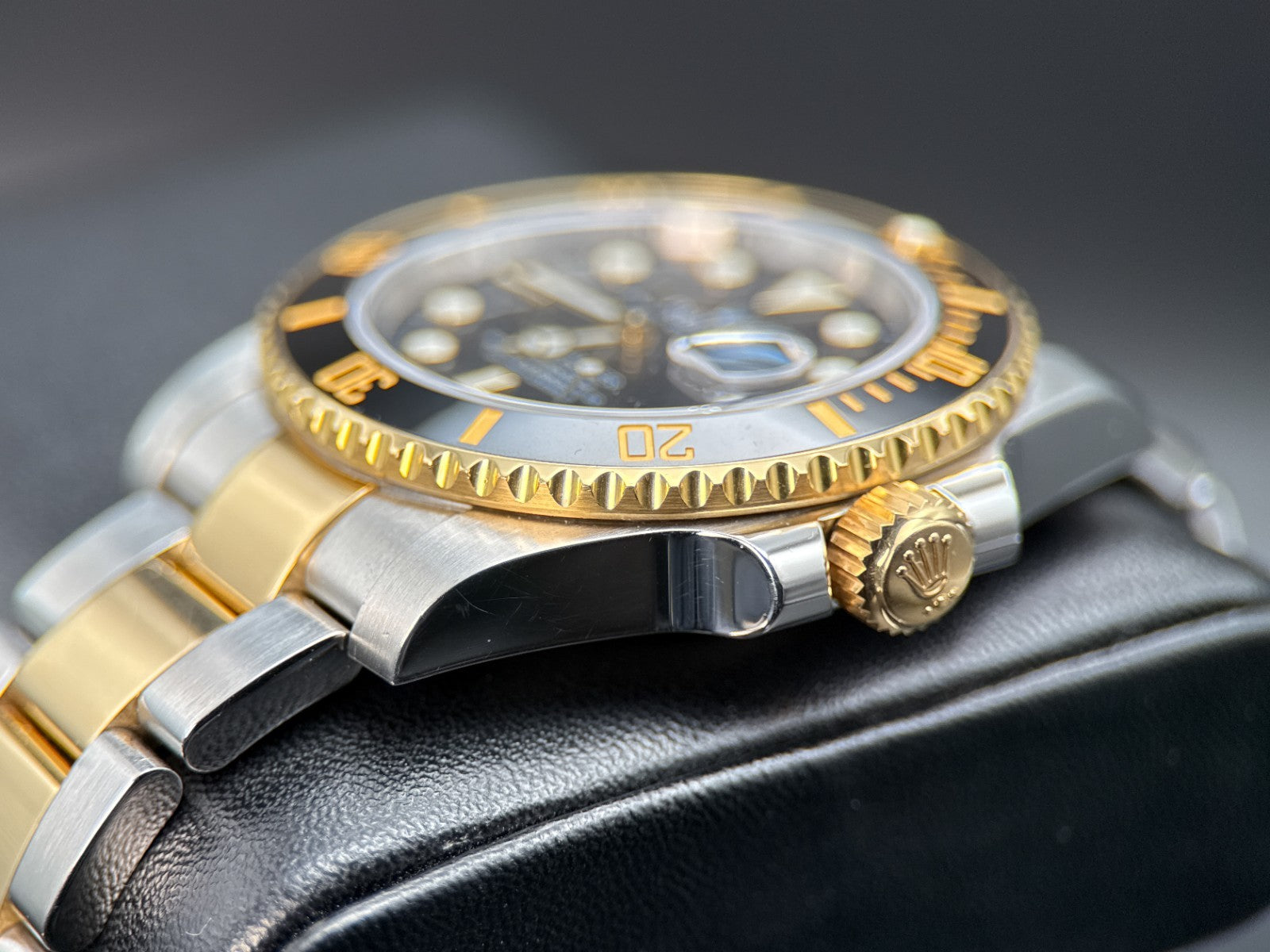 Rolex Submariner Date 116613 Black Dial Two-Tone Oyster 40mm Automatic Watch1