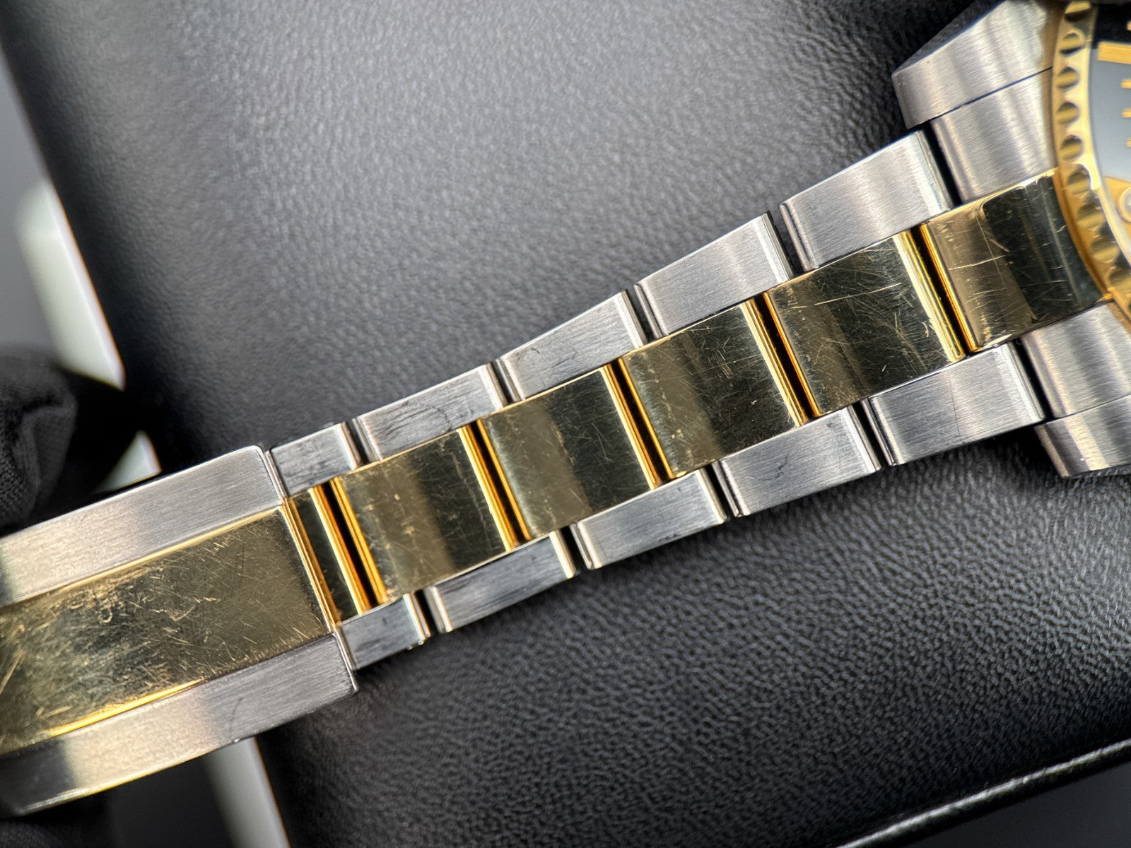 Rolex Submariner Date 116613 Black Dial Two-Tone Oyster 40mm Automatic Watch7
