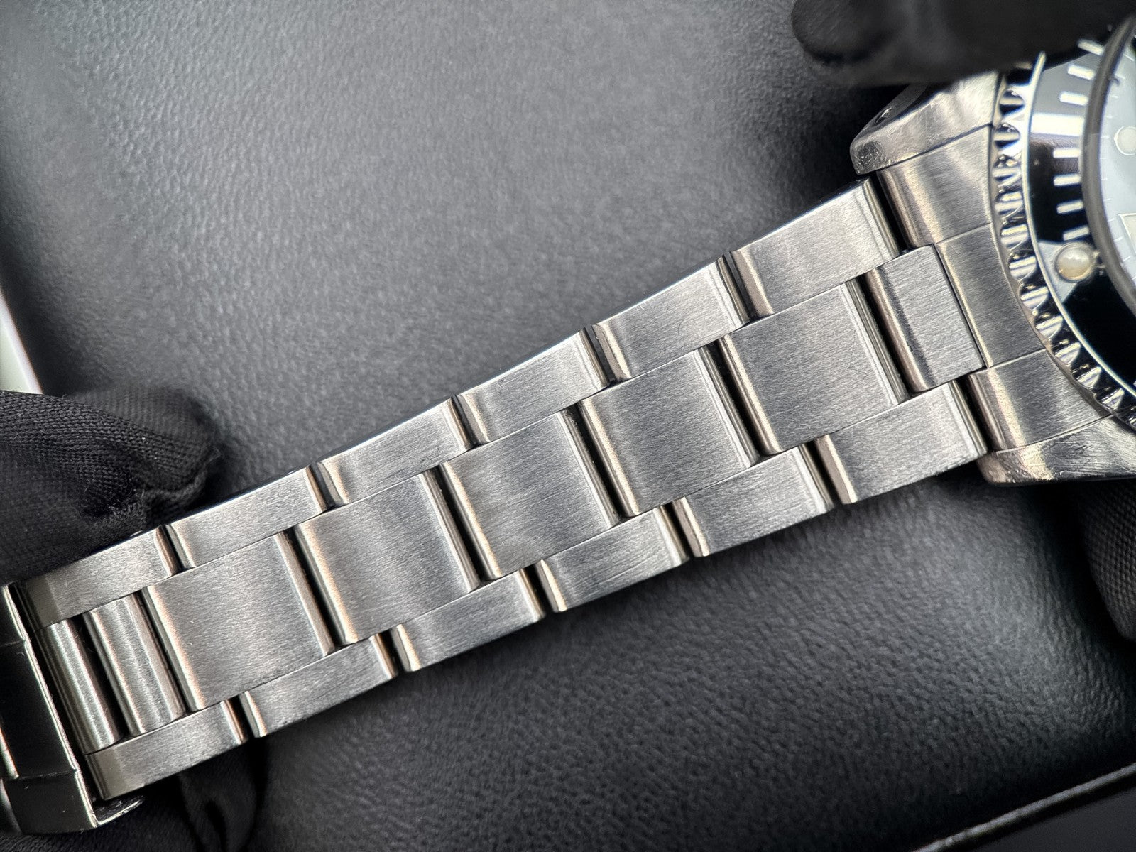 Rolex Submariner No-Date 14060 Black Dial 40mm Stainless Steel Automatic Watch7