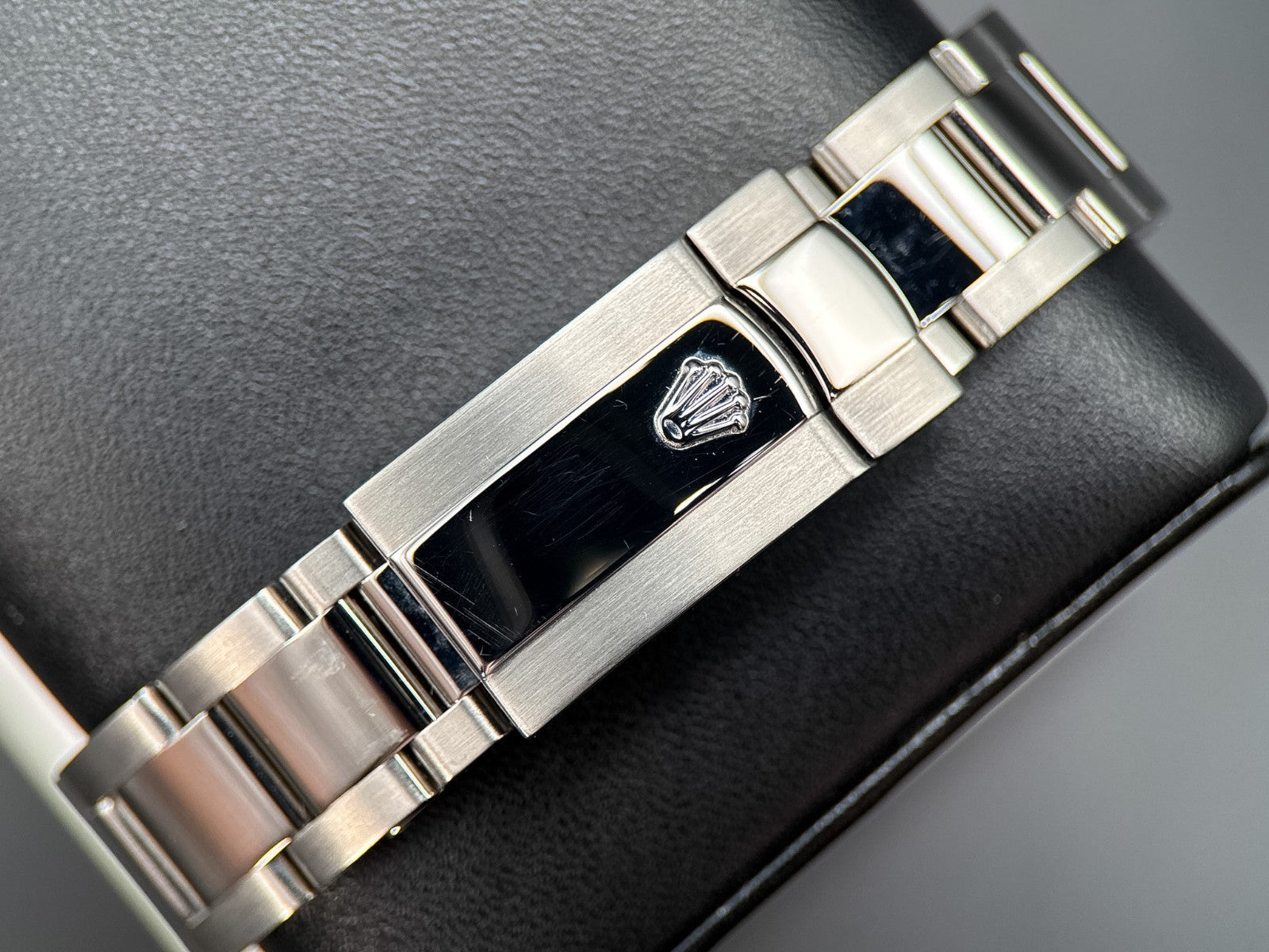Rolex Milgauss 116400 Black Dial Steel Oyster Automatic 40mm Watch - 20089