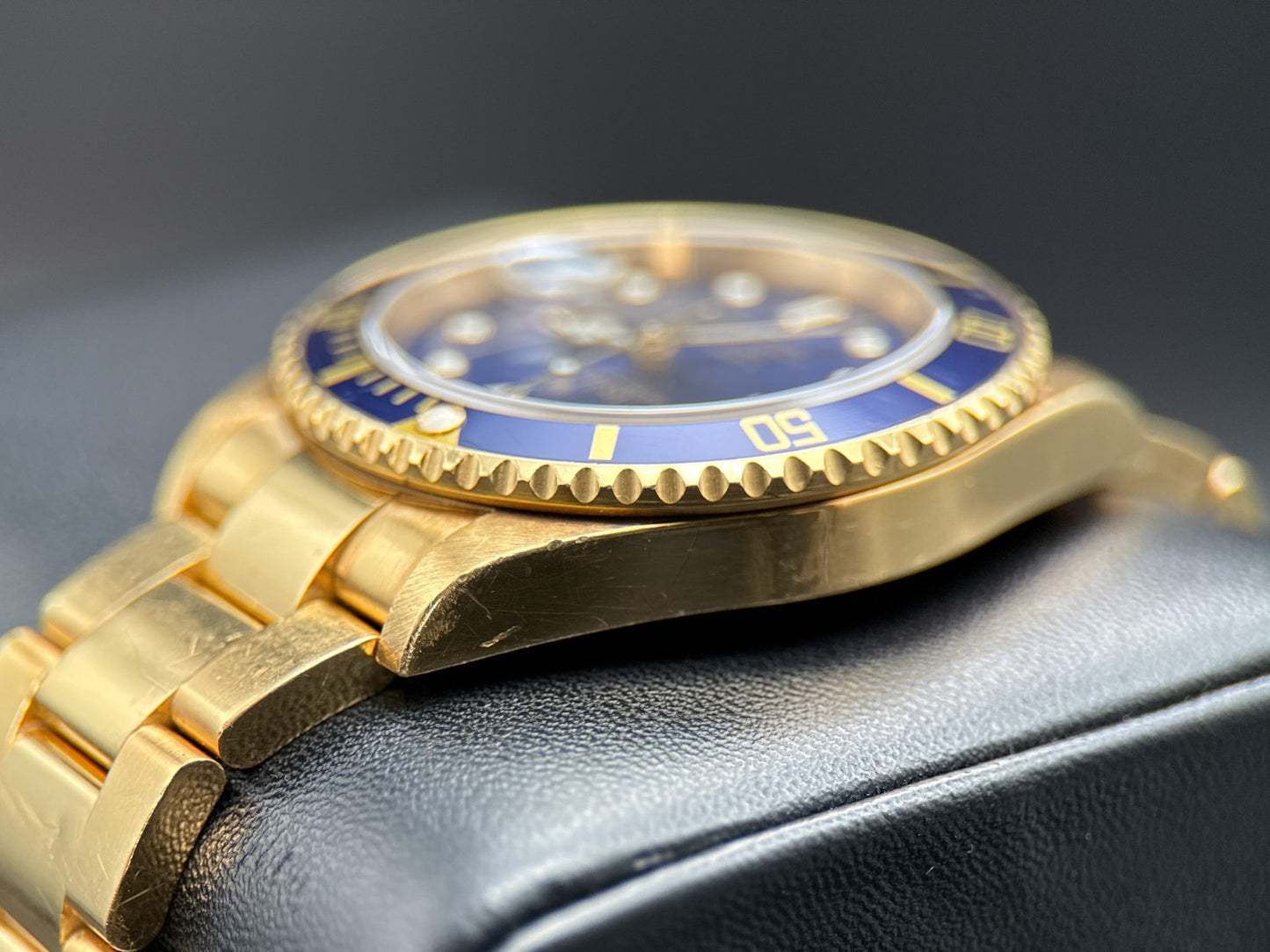 Rolex Submariner Date 16618 Bluesy Yellow Gold Unpolished 40mm Automatic Watch4
