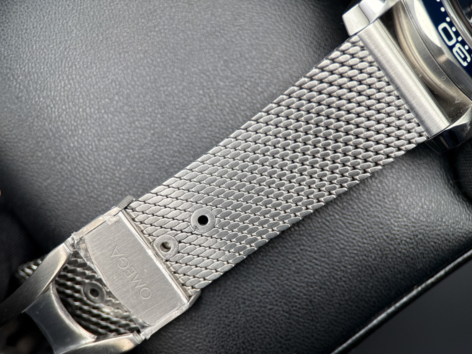 OMEGA Seamaster Diver 300M 210.30.42.20.03.002 James Bond 60th Anniversary 20256