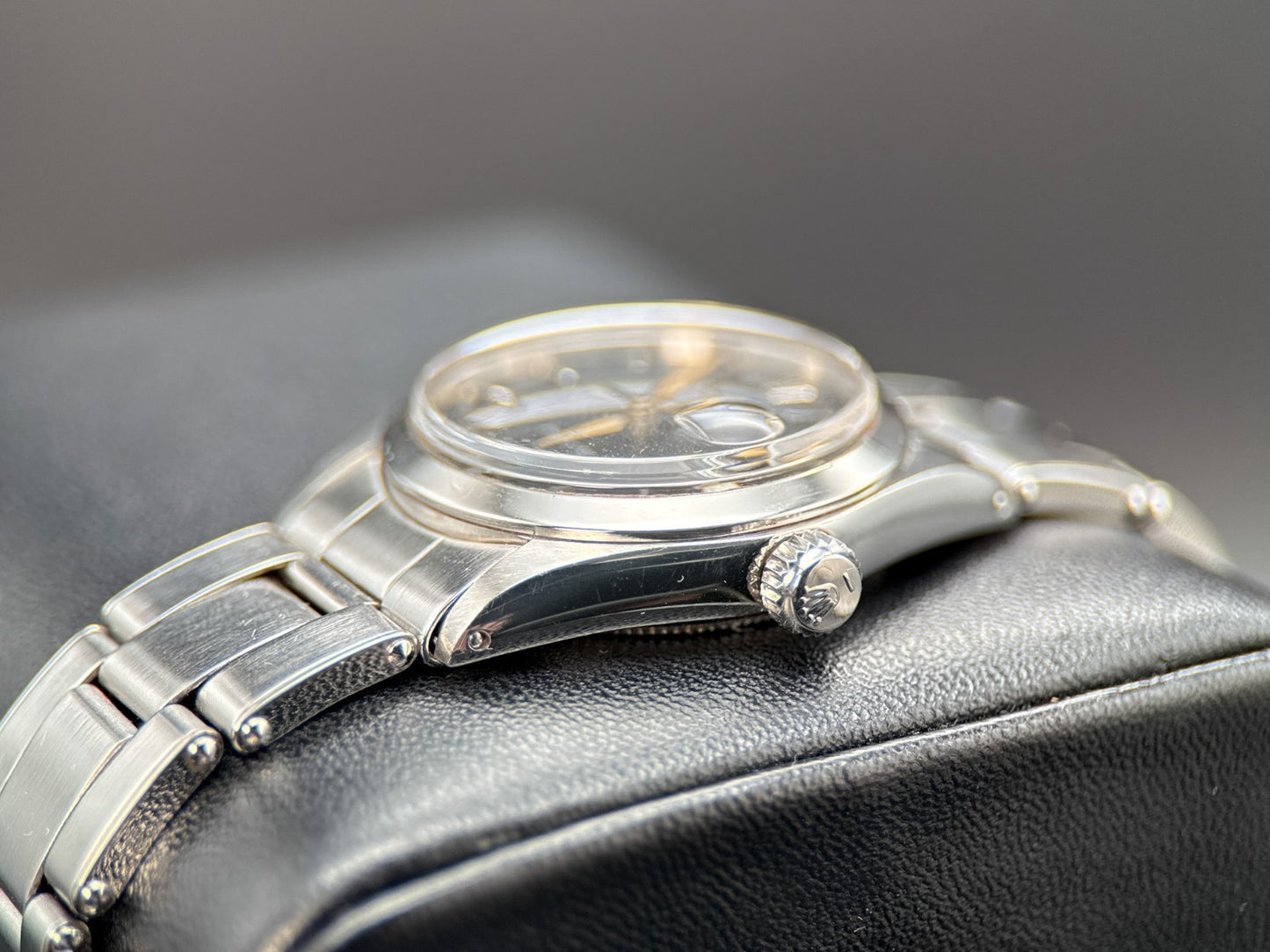 Vintage Rolex OysterDate 6466 Black Dial Oyster Rivet Bracelet Manual 30mm 19671