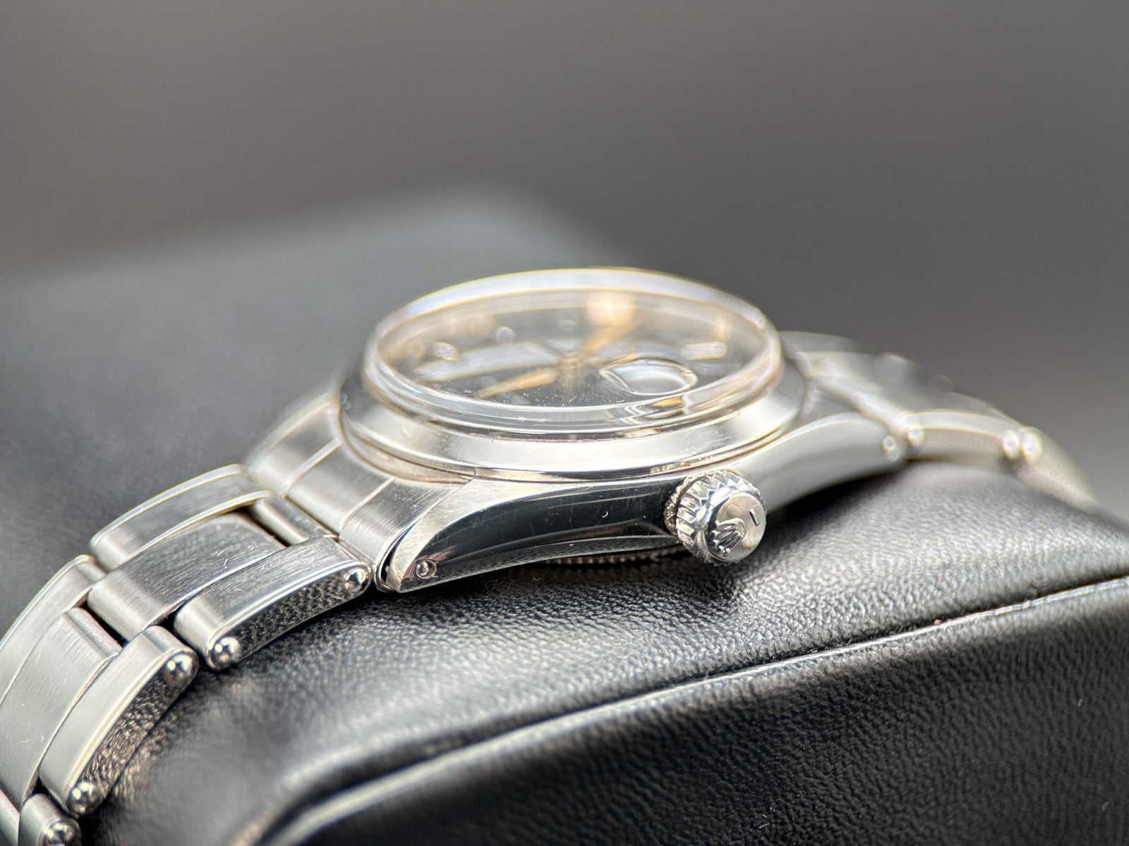 Vintage Rolex OysterDate 6466 Black Dial Oyster Rivet Bracelet Manual 30mm 19671
