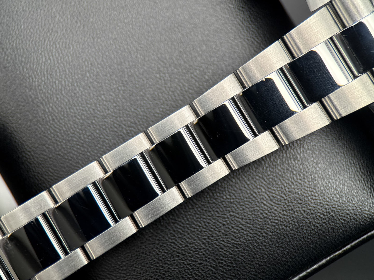 Rolex Milgauss 116400GV Black Dial Green Crystal Automatic 40mm Watch - 20227
