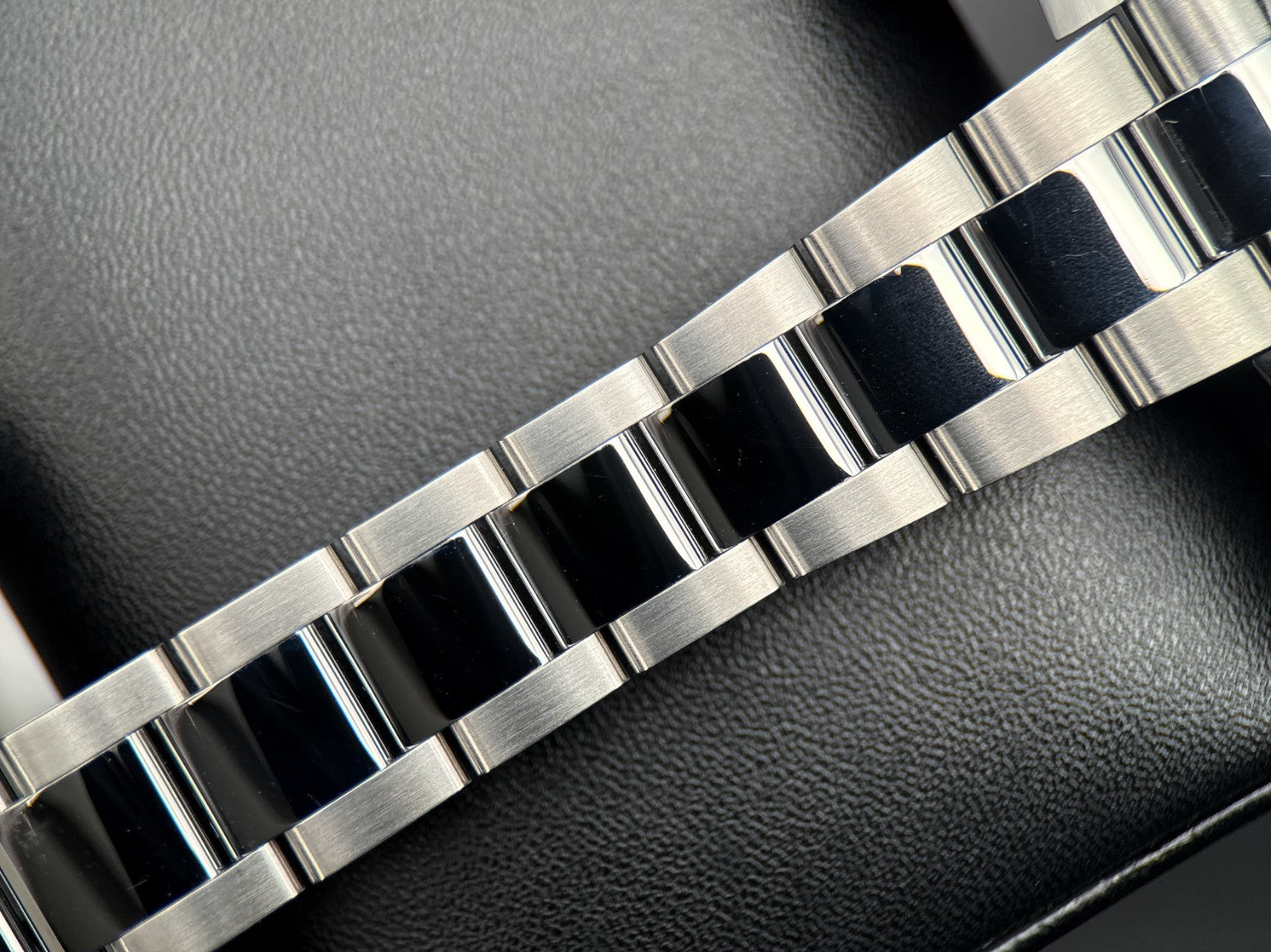 Rolex Milgauss 116400GV Black Dial Green Crystal Automatic 40mm Watch - 20227