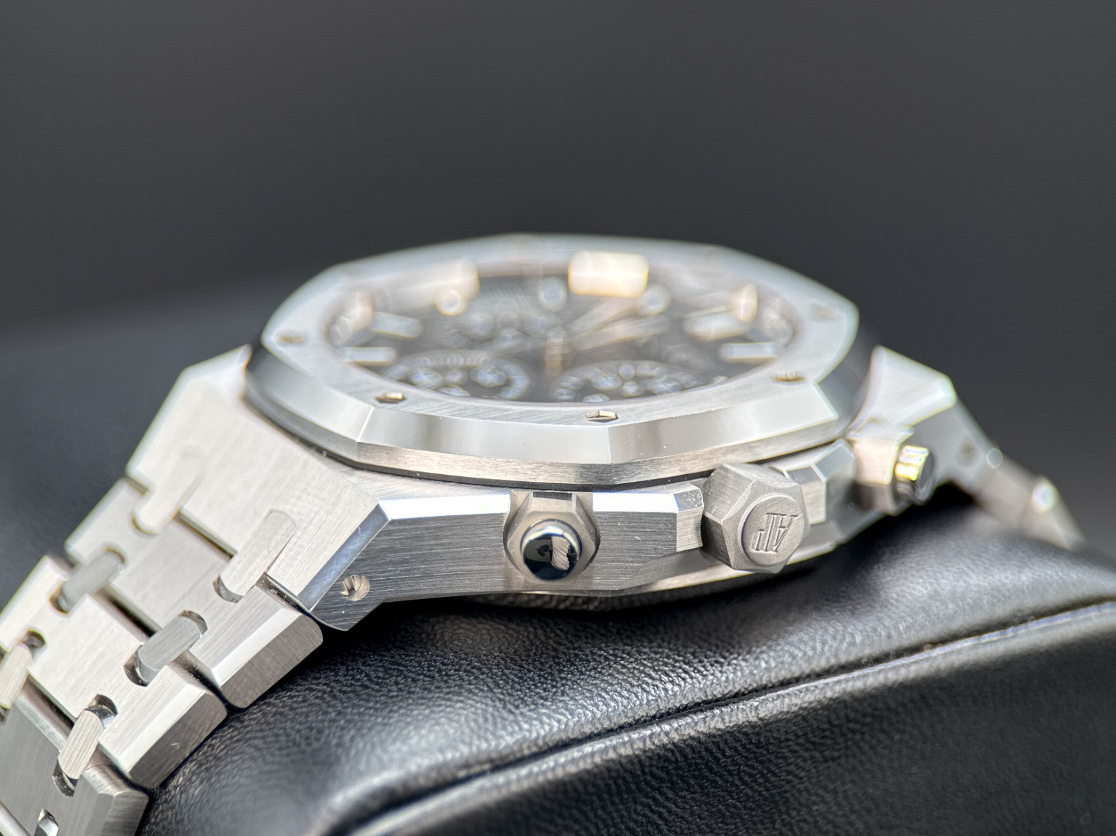 Audemars Piguet Royal Oak 26240ST Black Dial Steel 41mm Chronograph - 20261