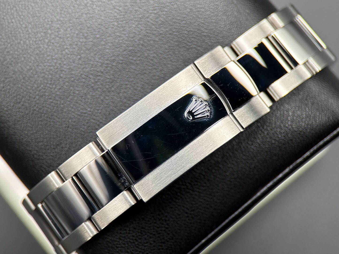 Rolex Milgauss 116400GV Black Dial Green Crystal Automatic 40mm Watch - 20229
