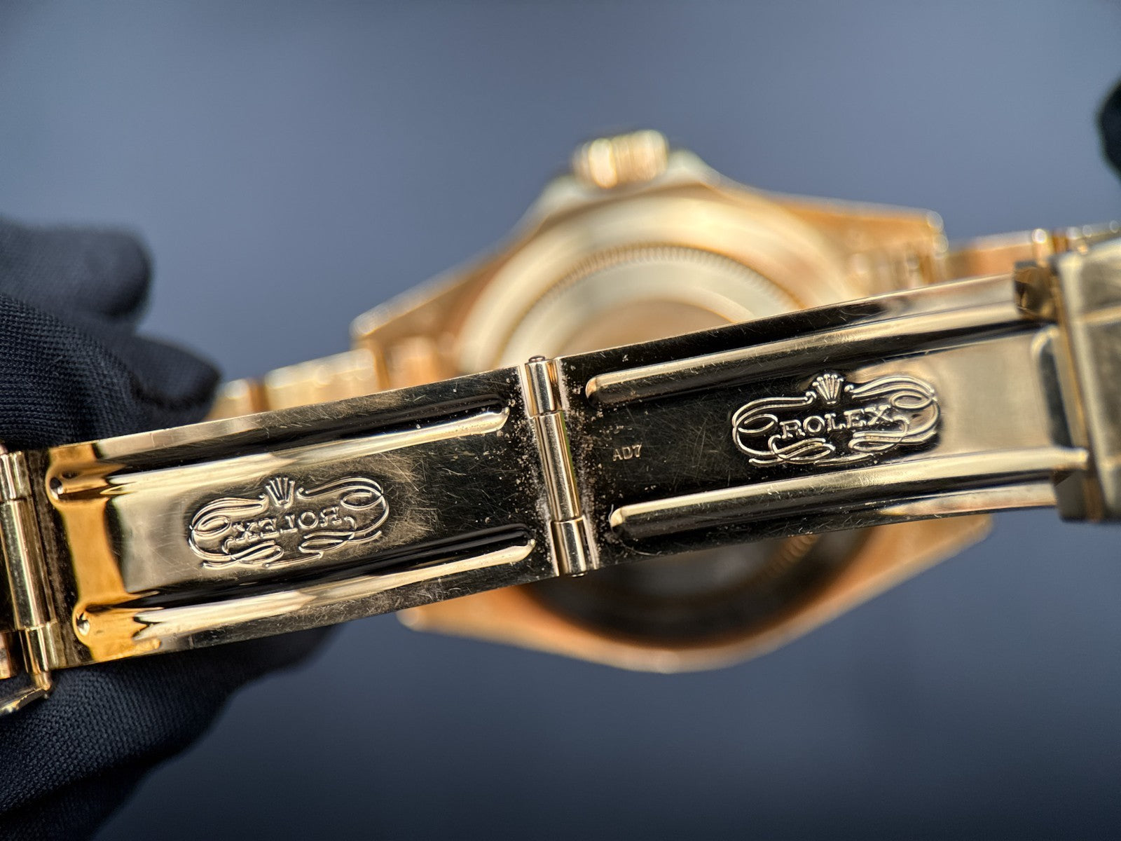 Rolex Submariner Date 16618 Bluesy Yellow Gold Unpolished 40mm Automatic Watch8