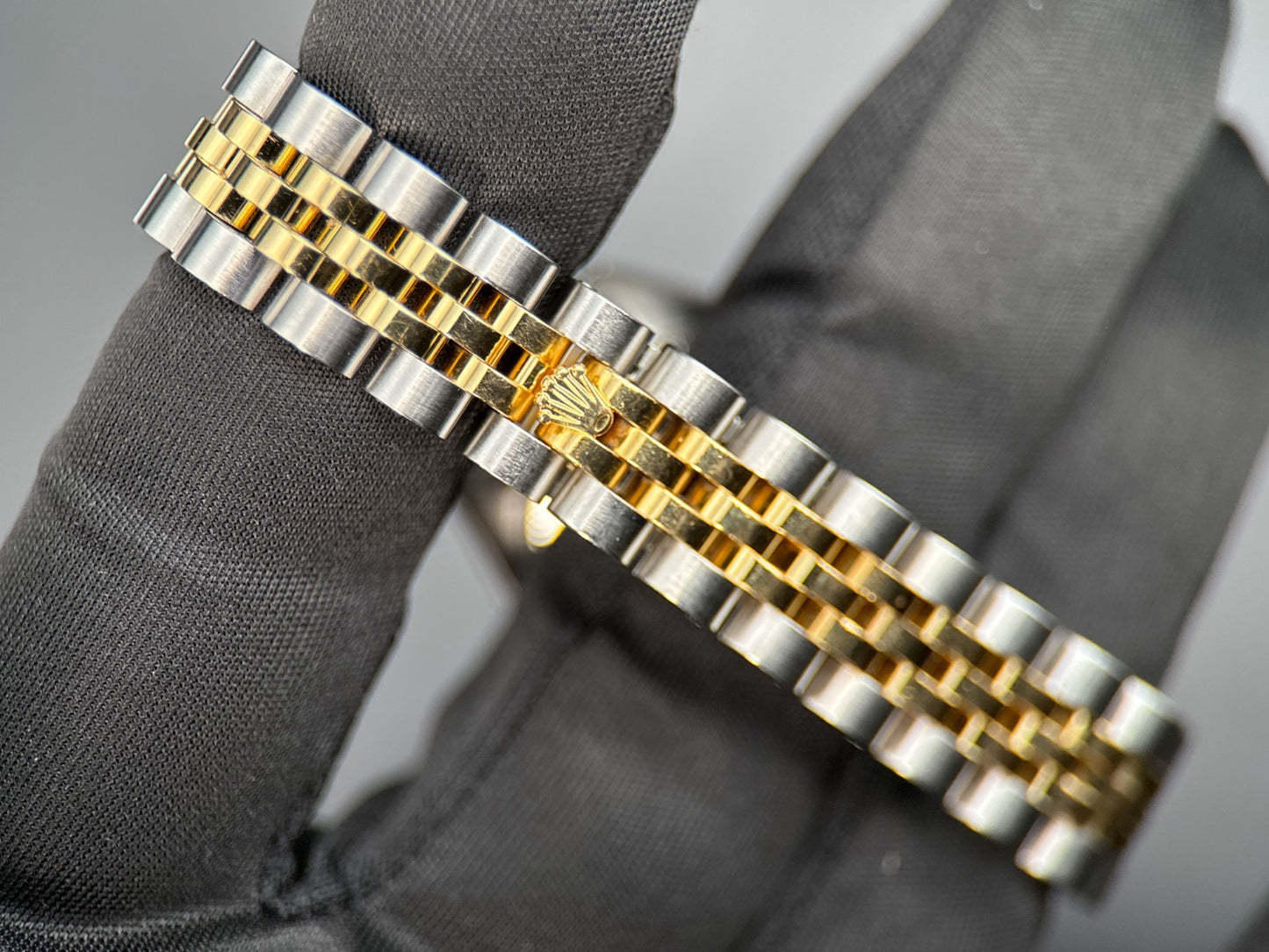 Rolex Lady-Datejust 179173 Mother of Pearl Diamond Dial 26mm Automatic Watch9