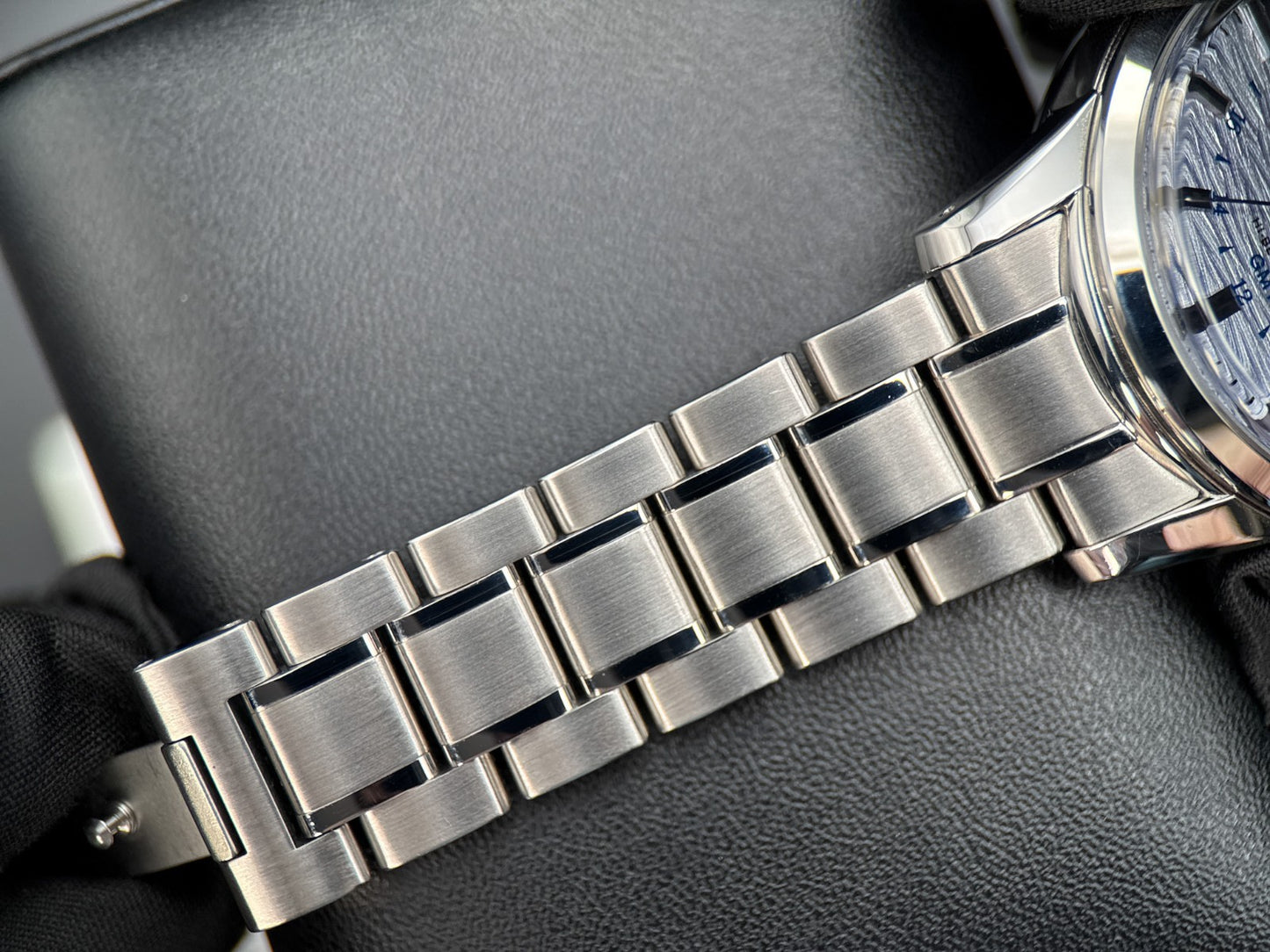 Grand Seiko Elegance Collection GMT SBGJ249G Shōsho Dial Automatic 39.5mm Watch6