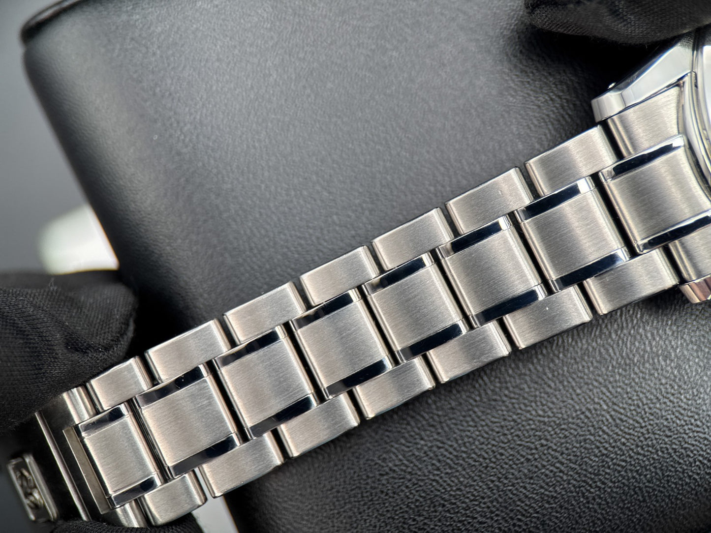 Grand Seiko Elegance Collection GMT SBGJ249G Shōsho Dial Automatic 39.5mm Watch7