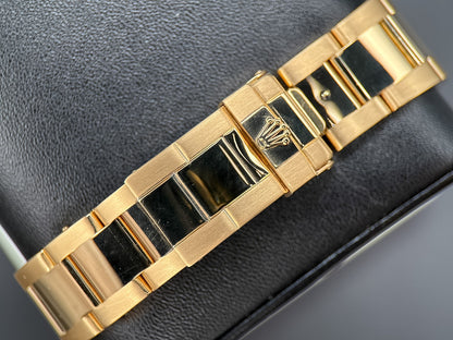 Rolex Yacht-Master 16628 White Dial Yellow Gold Oyster 40mm Automatic Watch9