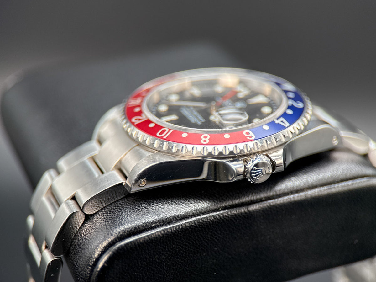 Rolex GMT-Master II 16710 Pepsi Black Dial - photo 2 of 11
