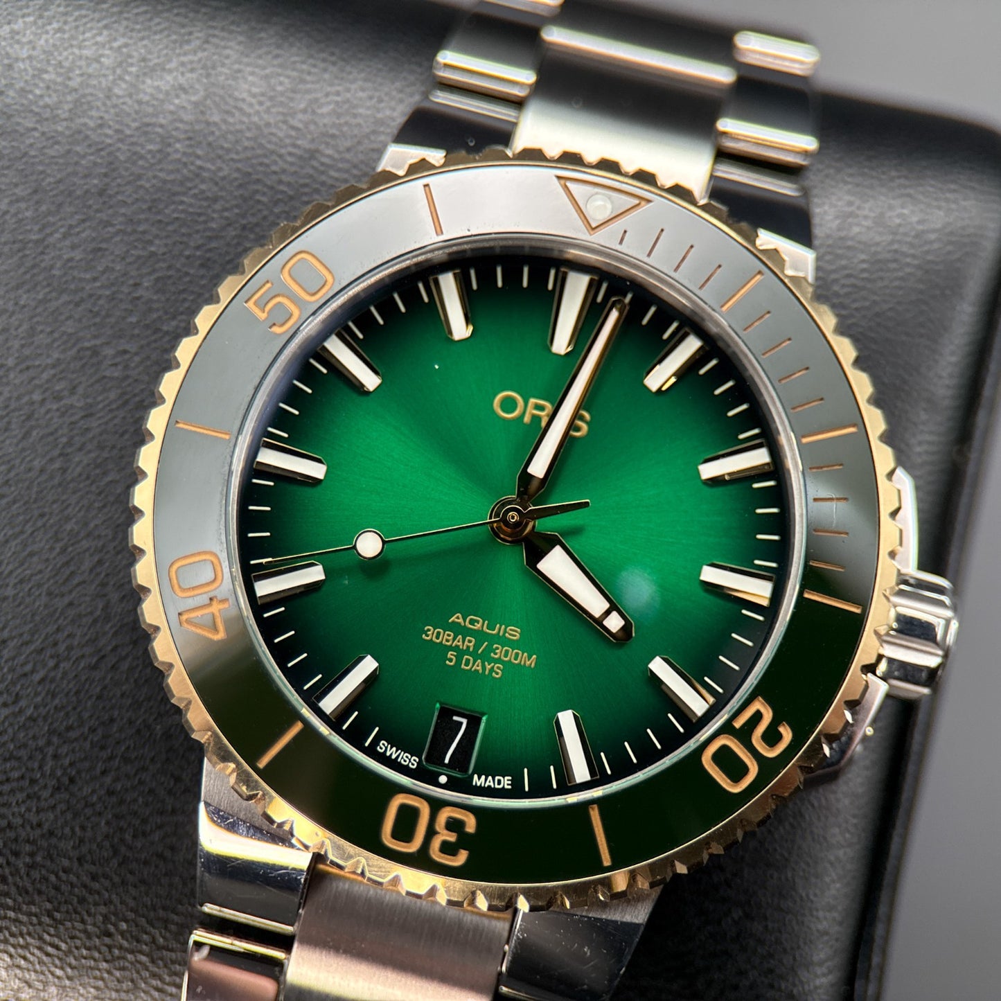 Oris Aquis Date Calibre 400 Green Dial 01 400 7769 6357-07 4 22 77FC0