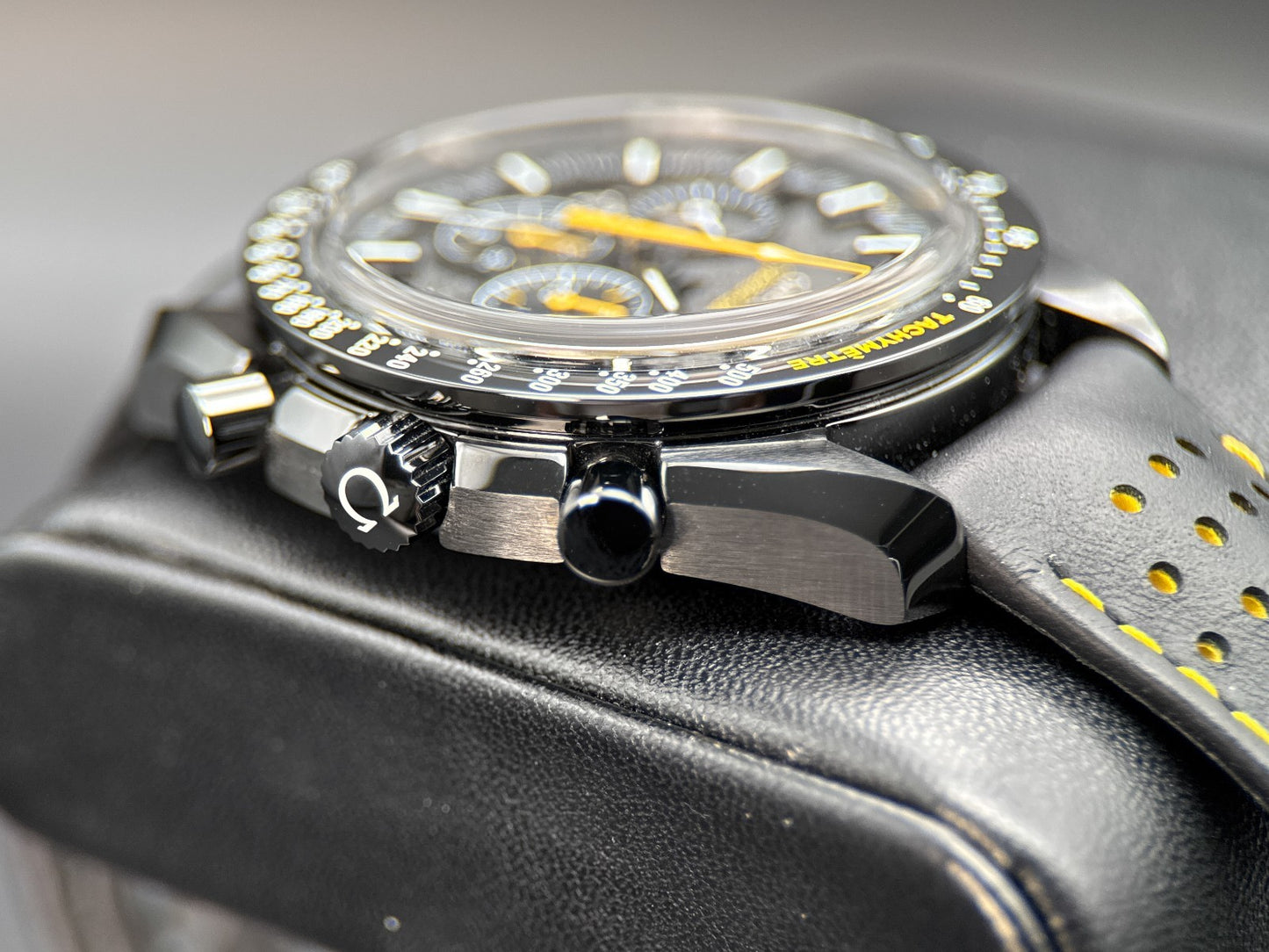 OMEGA Speedmaster Moonwatch Dark Side of the Moon Apollo 8 311.92.44.30.01.0012