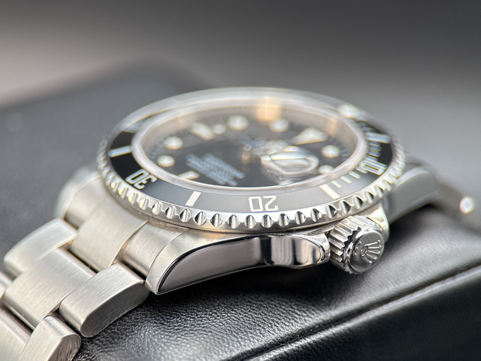 Rolex Submariner Date 16610 Engraved Rehaut Automatic 40mm Watch - 20081