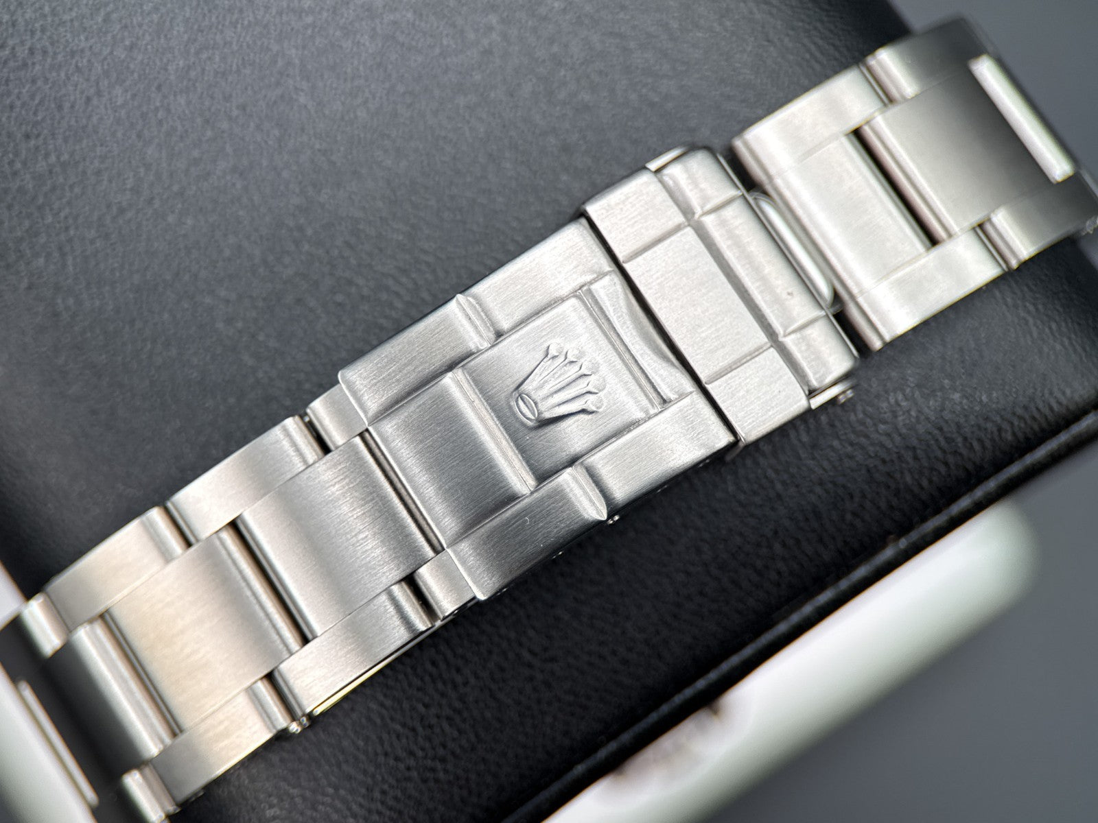 Rolex GMT-Master II 16710 Pepsi Black Dial Steel Oyster 40mm Watch - 200310
