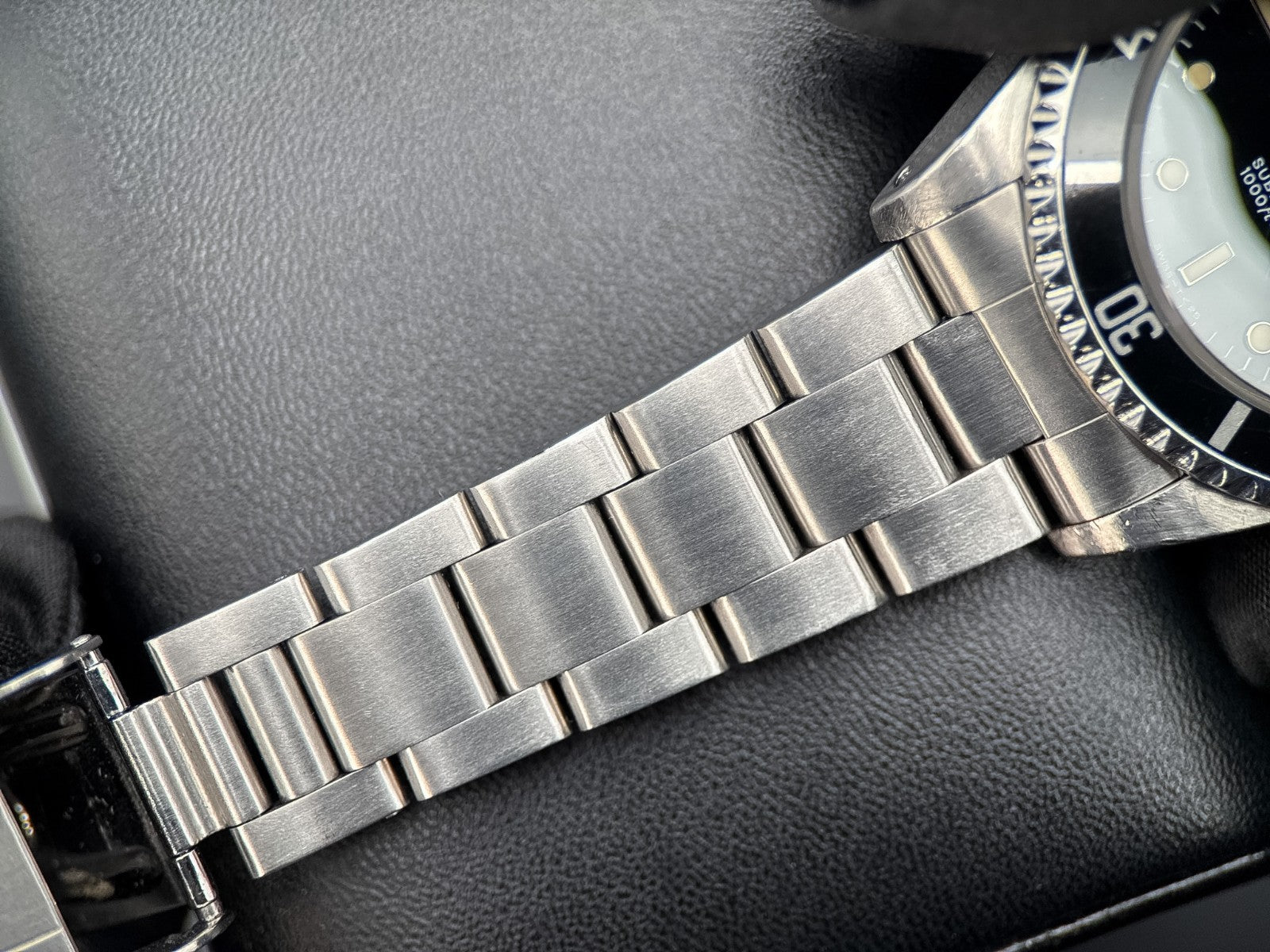 Rolex Submariner No-Date 14060 Black Dial 40mm Stainless Steel Automatic Watch6